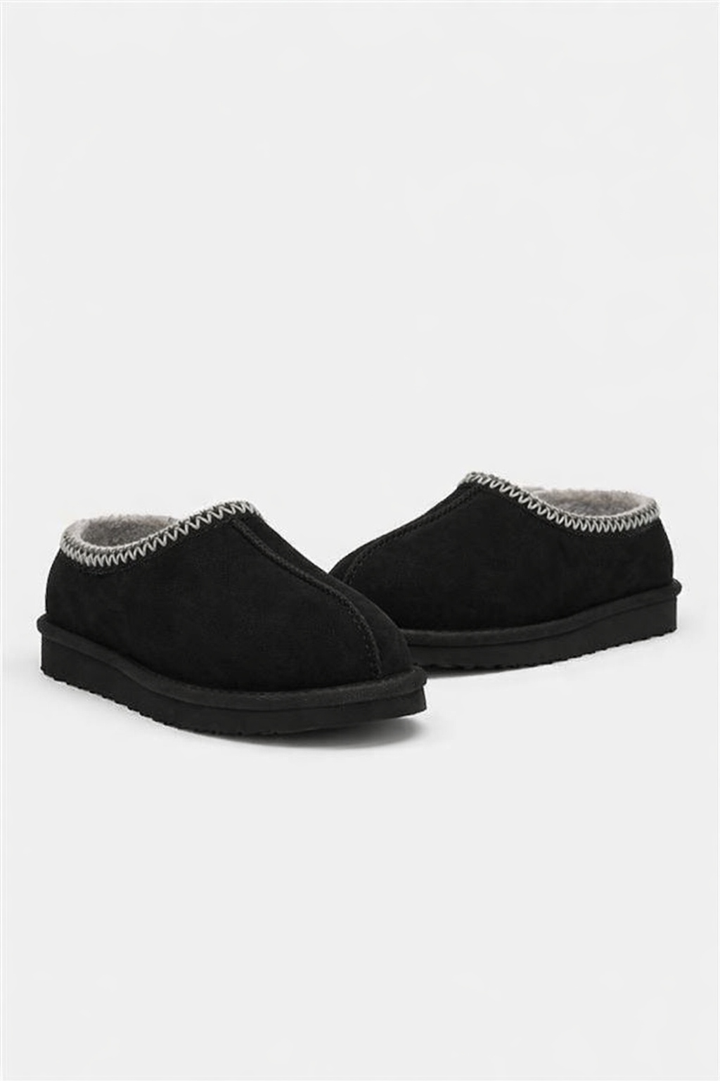 Černé Kožené Pantofle S Ozdobným Lemováním 36 I1D