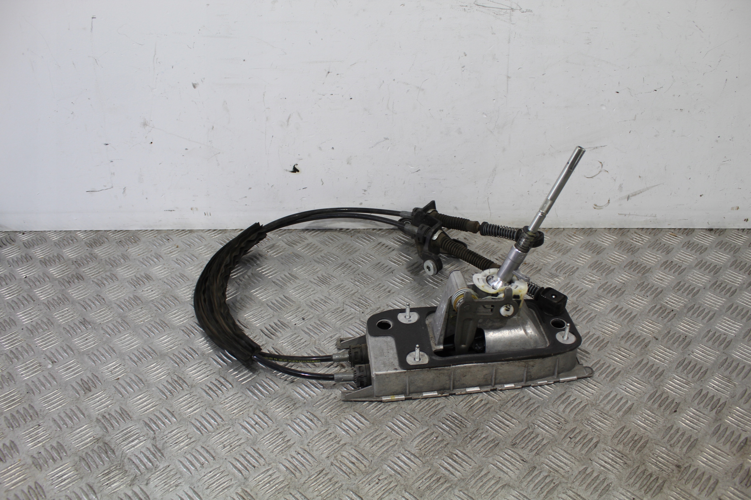 1T0711049BJ - МЕХАНИЗМ ПЕРЕКЛЮЧЕНИЯ ПЕРЕДАЧ CADDY 2K0 2K5