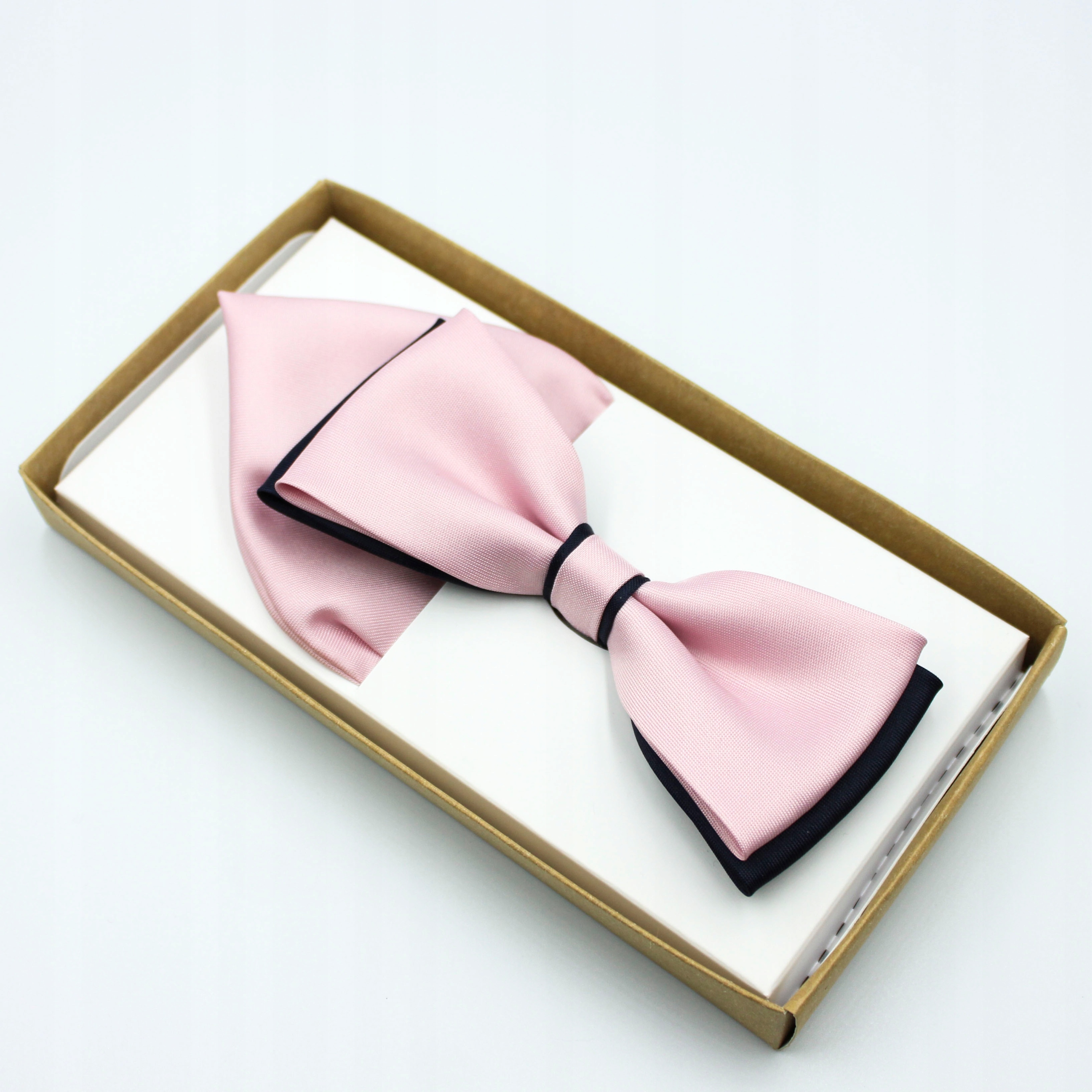 MUSZKA MUCHA PUDROWY RÓŻ ELEGANCKA + WYPUSTKA Kod producenta MUSZKA RÓŻOWA PUDROWA