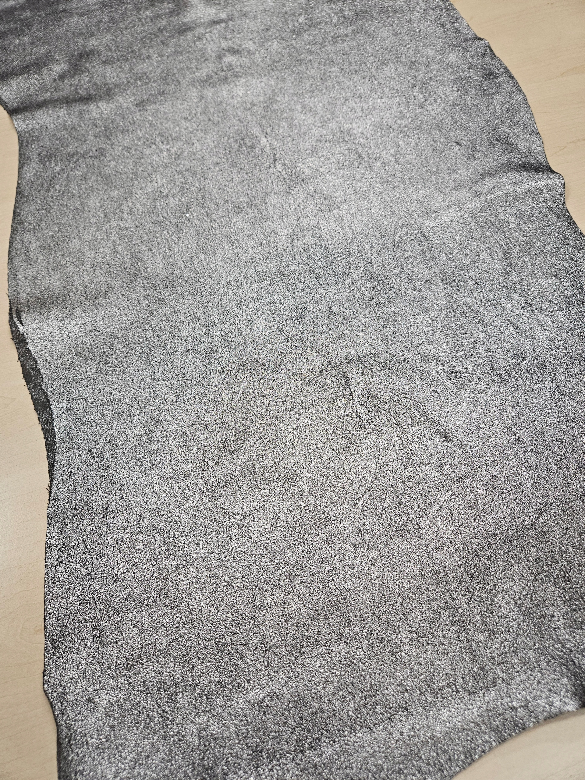 Přírodní lícová kůže stříbrná strečem gr. 0,5 mm