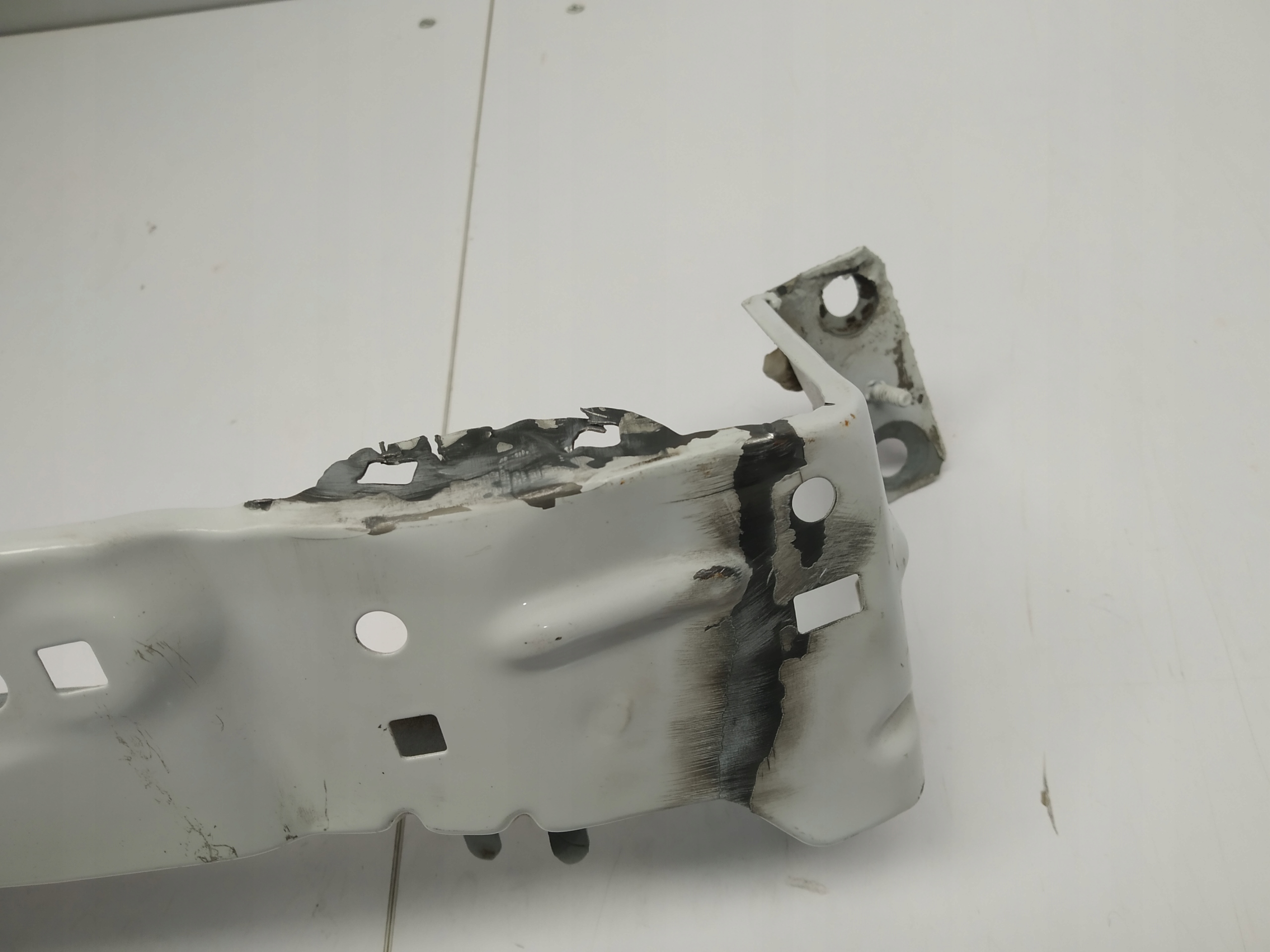 2017r + Dacia Duster II fender front right original Bialy