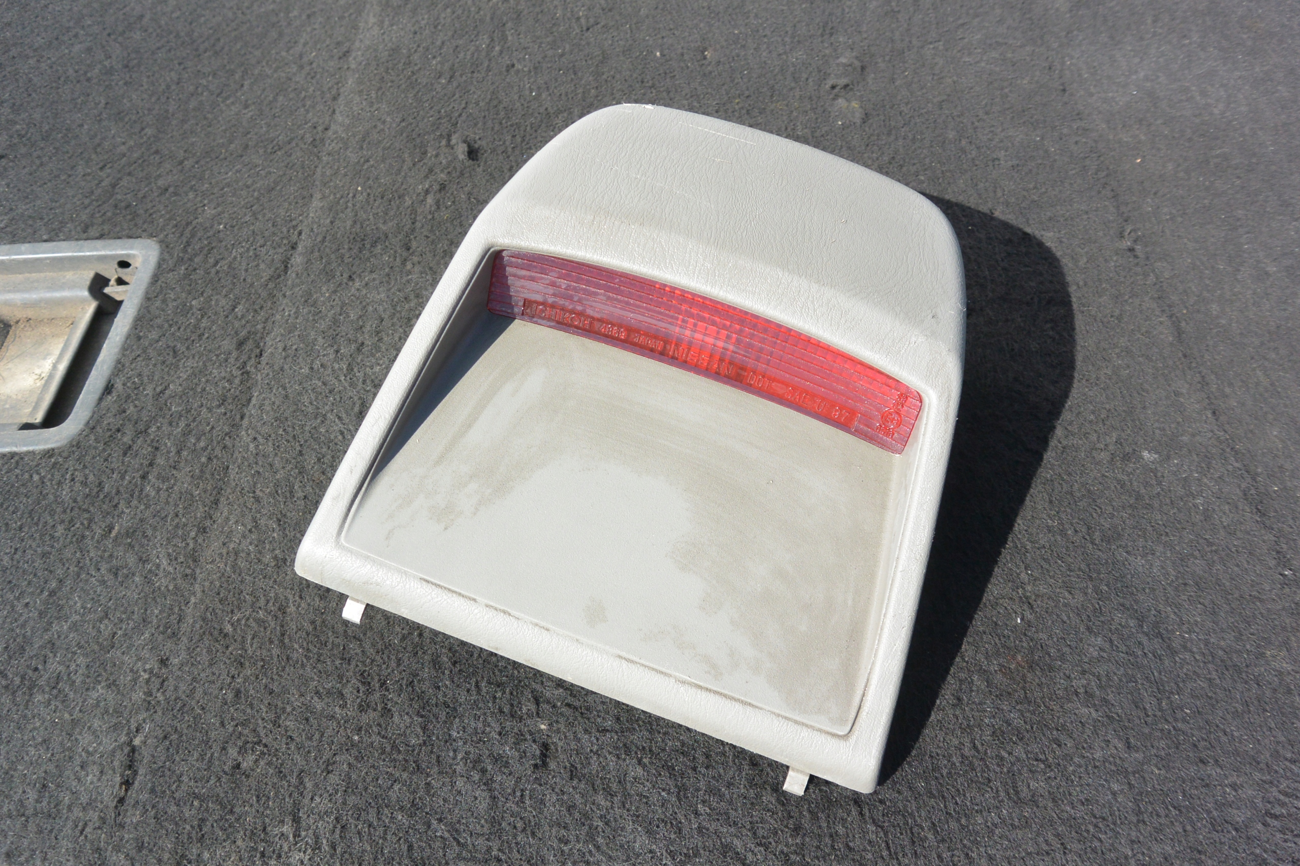 TRZECIE light STOP rear part NISSAN MAXIMA QX A33