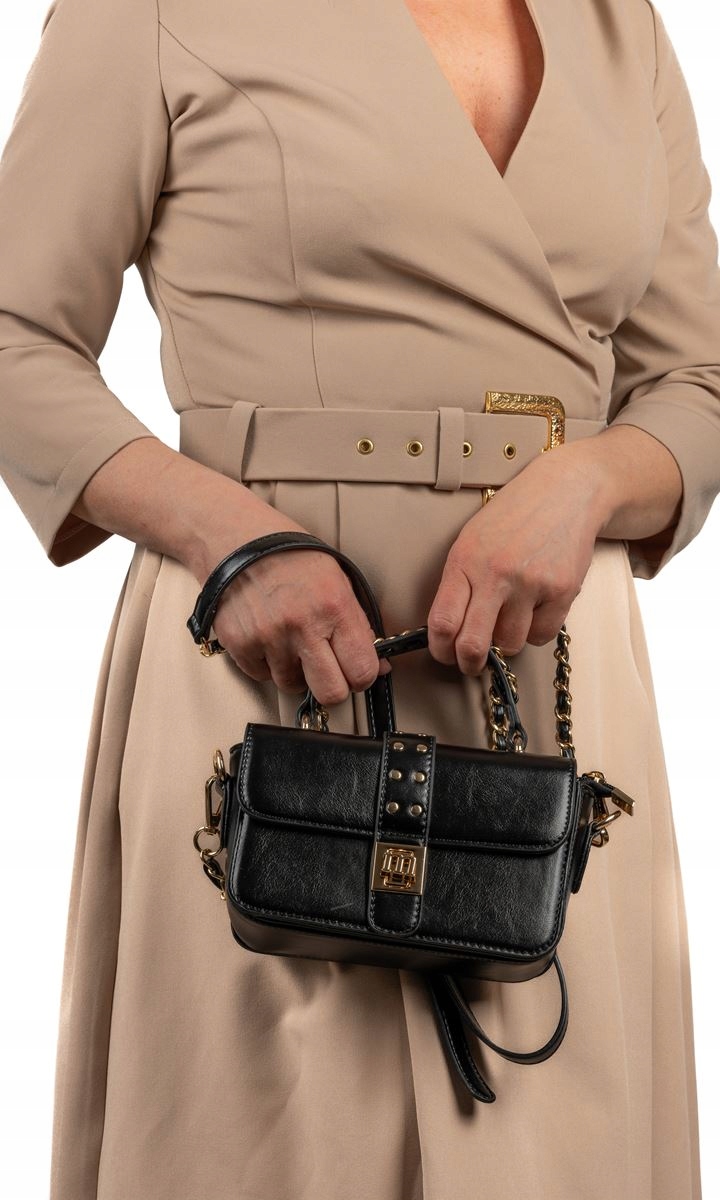 CZARNA TOREBKA DAMSKA KUFEREK Z DŻETAMI MATOWA Wielkość mała (nie mieszcząca A4)