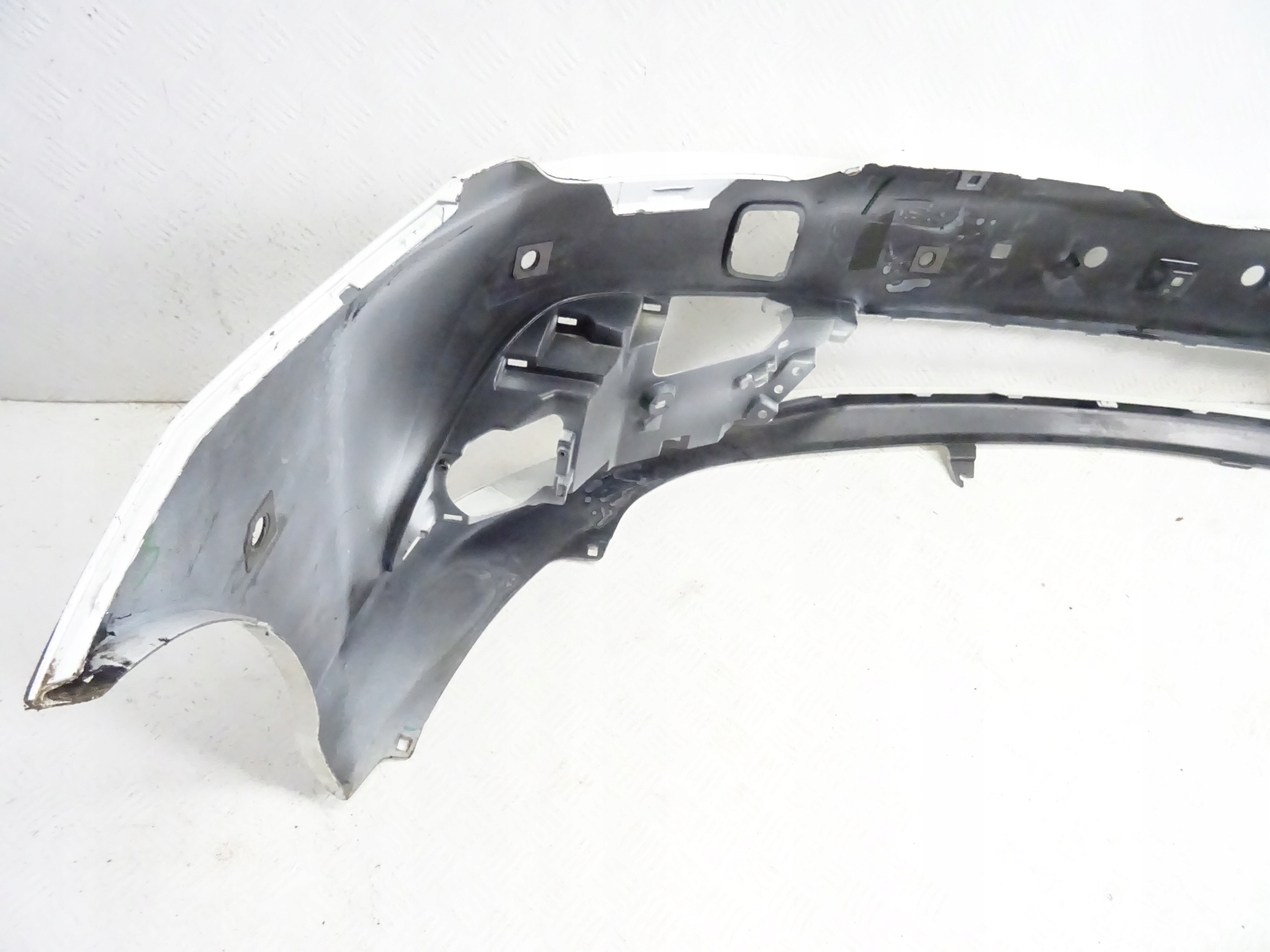 Toyota Auris II 2 LIFT nárazník předek přední