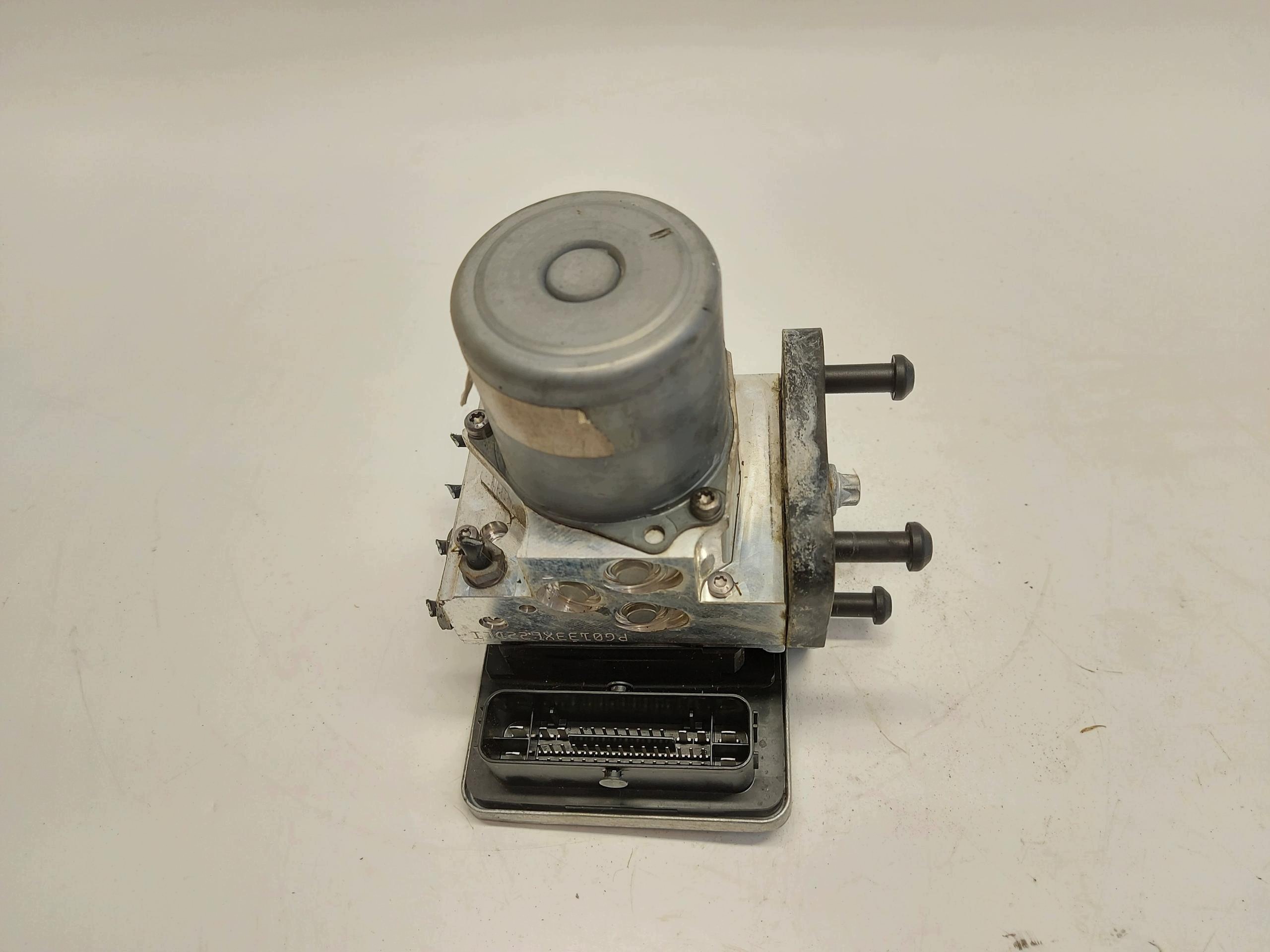 MERCEDES W213 E300de Kombi 2.0 CDI pump control unit ABS A2134316001