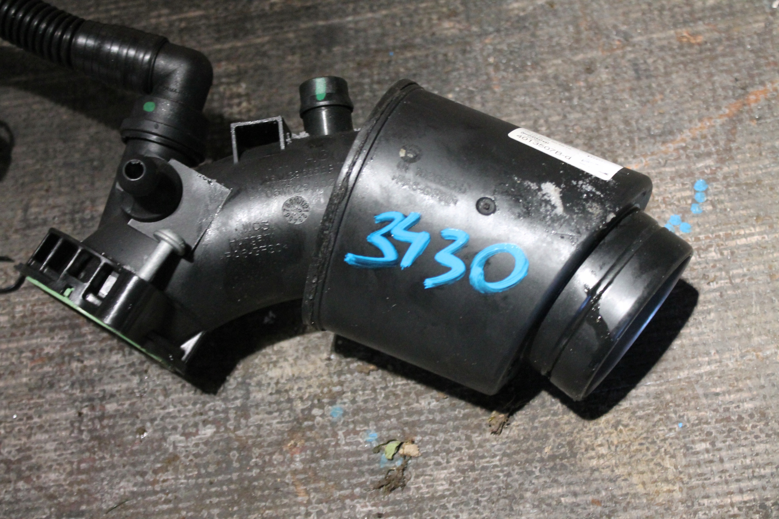 3430. suction pipe air AUDI 06M129665BP 06M133240CH