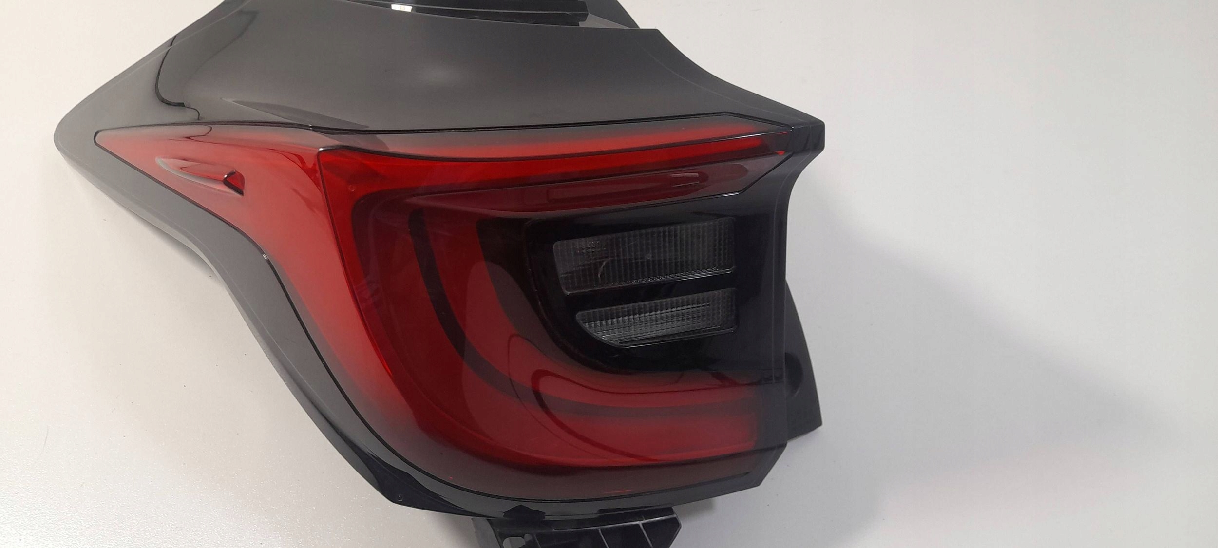 Toyota Yaris IV XP21 light rear left KOITOK0-12 FULL LED (R371)