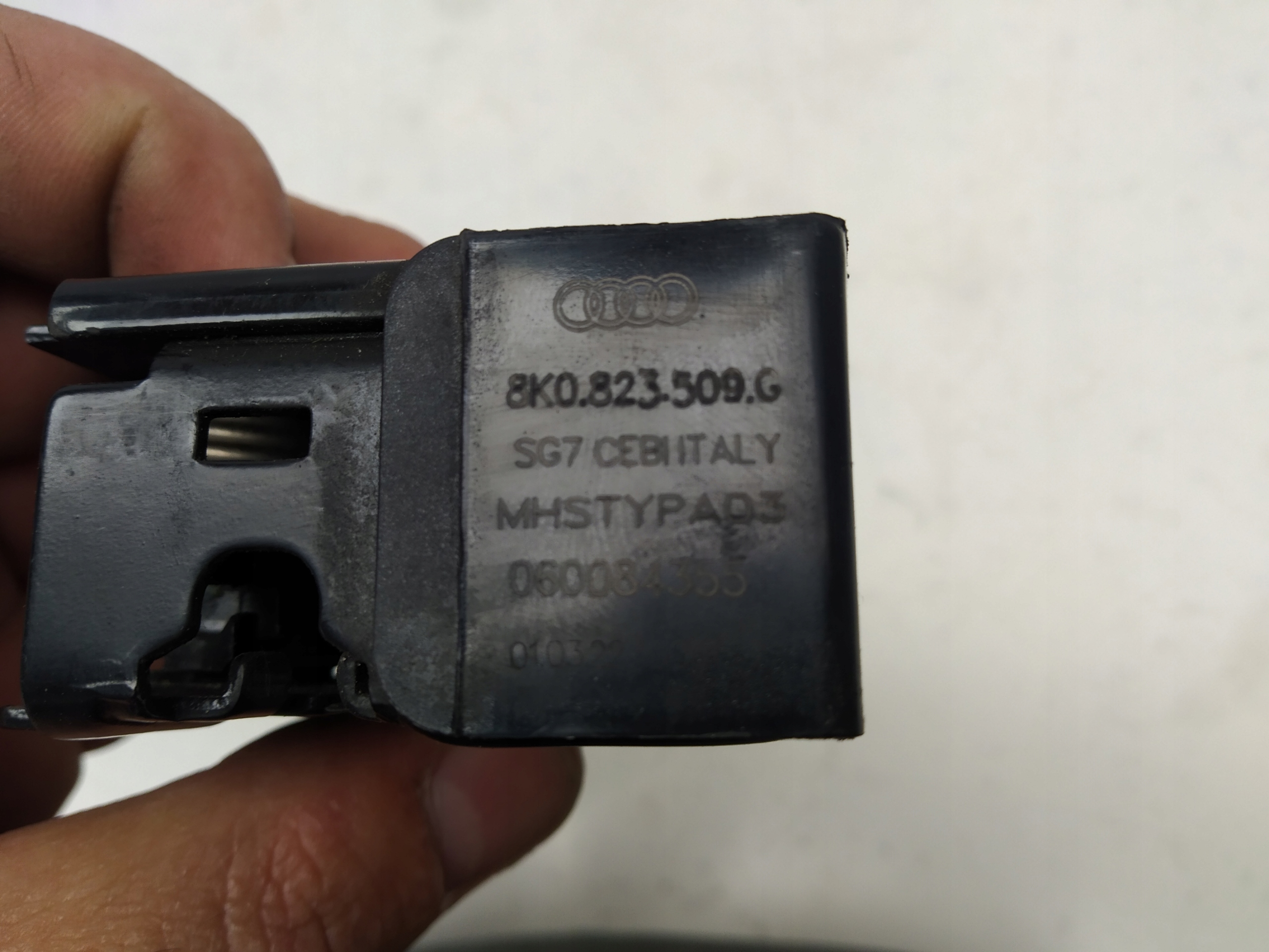 Audi A4 B8 A5 8T Q5 bonnet latch lock front sensor OE 8K0823509G original
