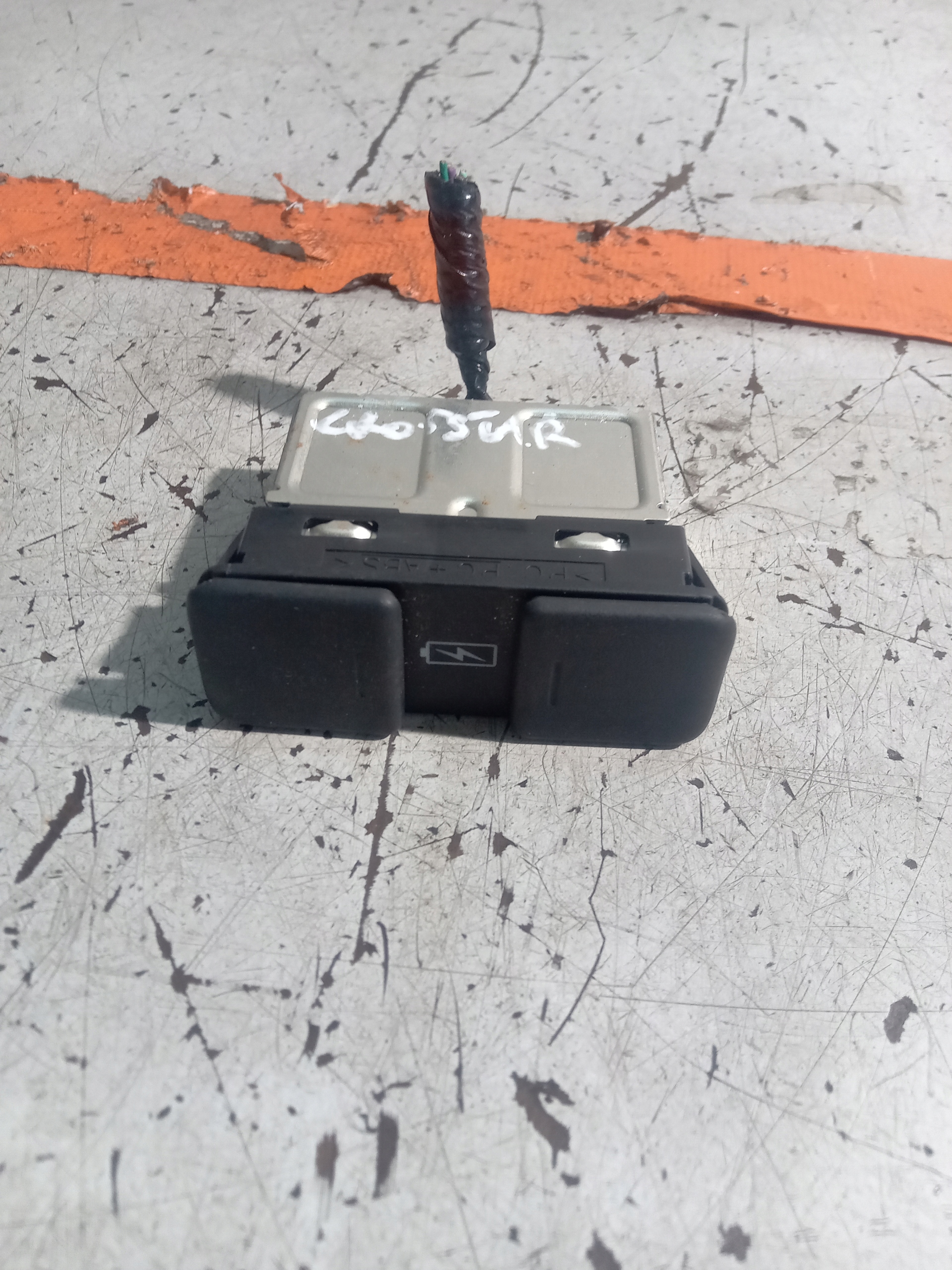 39090-TZA-J012-M1 - HONDA JAZZ V CROSSTAR USB РОЗ'ЄМ ДЛЯ ЗАРЯДКИ 2020-