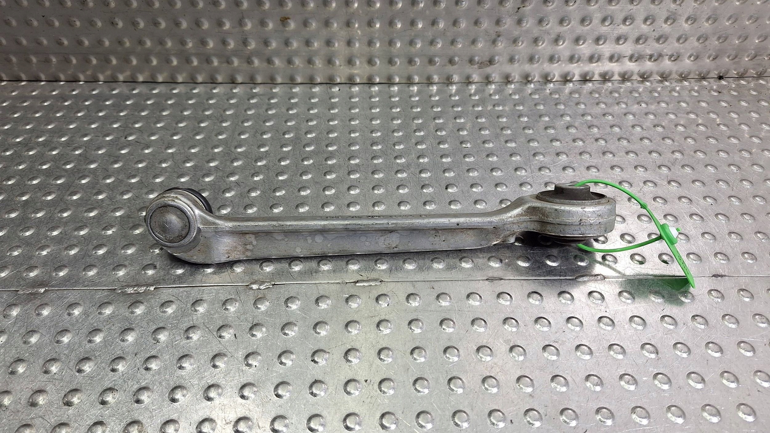 arm right front upper OE 8D0407508E AUDI A4 B6 A6 C5 PASSAT B5 SUPERB and