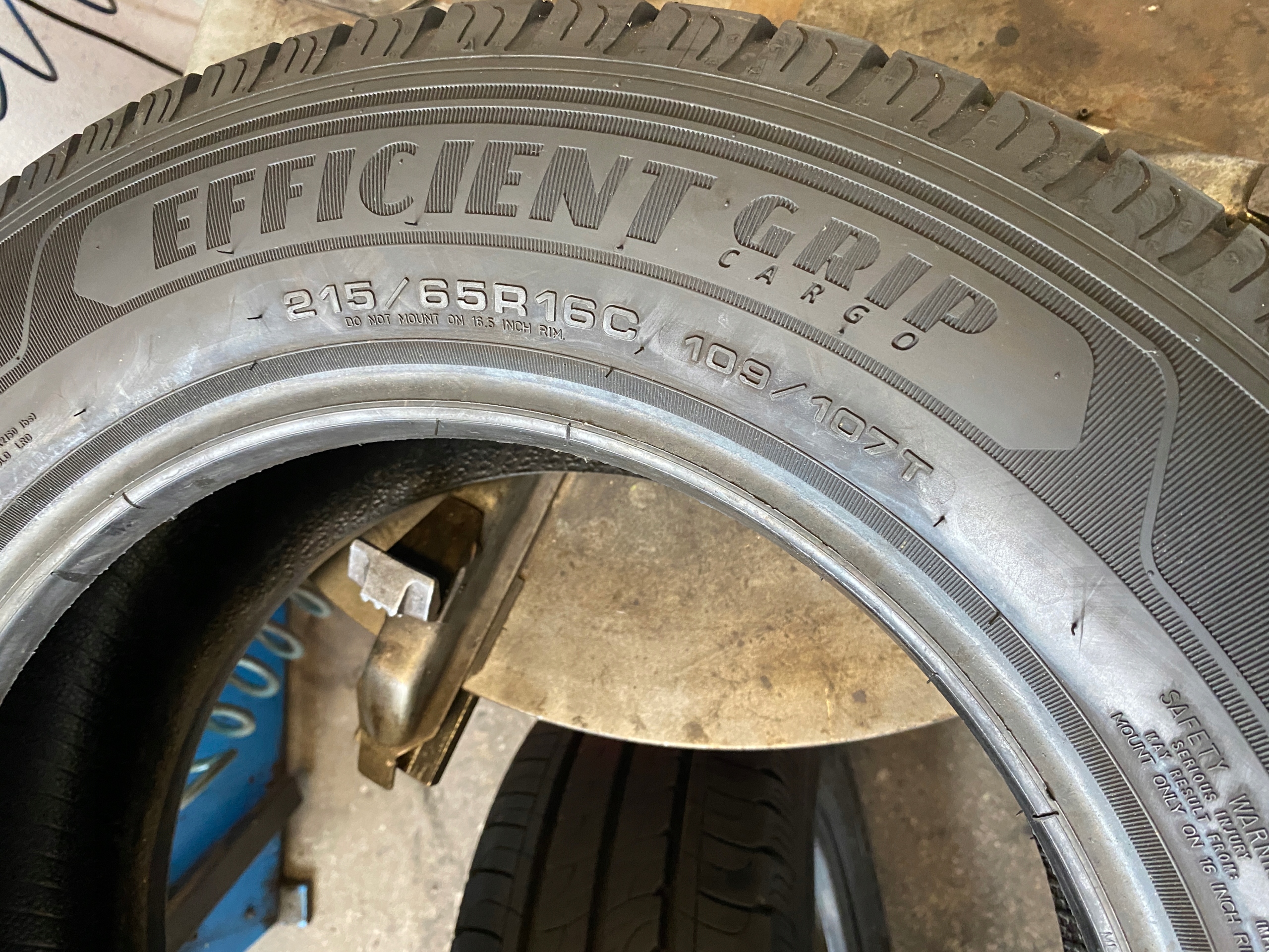 2 tyres summer 215/65R16C Goodyear EfficientGrip Cargo as new