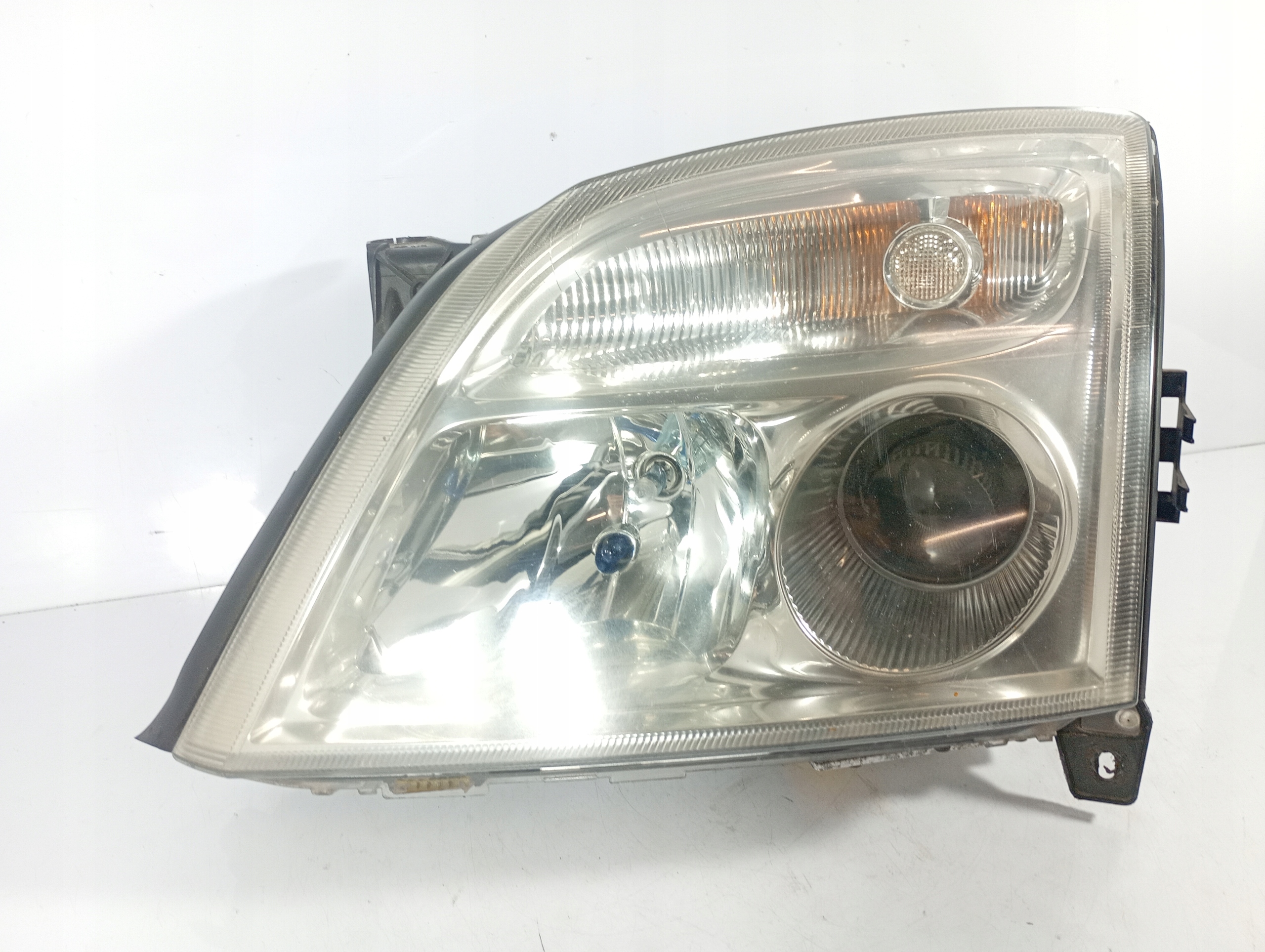 Opel Vectra C 02-08 REFLEKTOR light left front front HELLA OE 15588700
