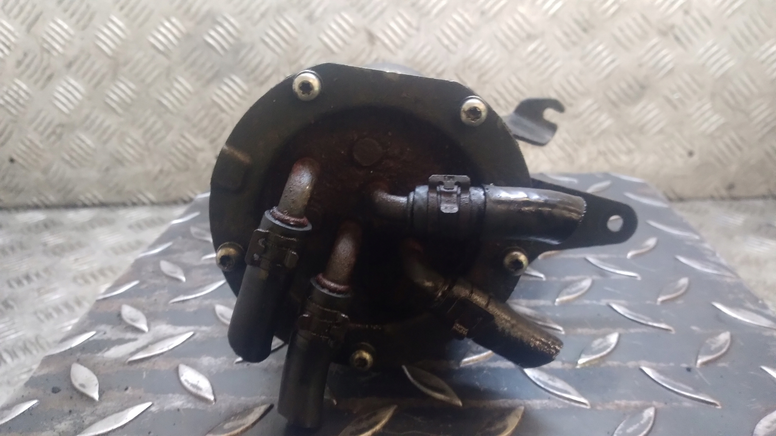 Gehäuse filter des Kraftstoffsbehälters VOLKSWAGEN PASSAT B6 3C0127400C 2.0 TDI