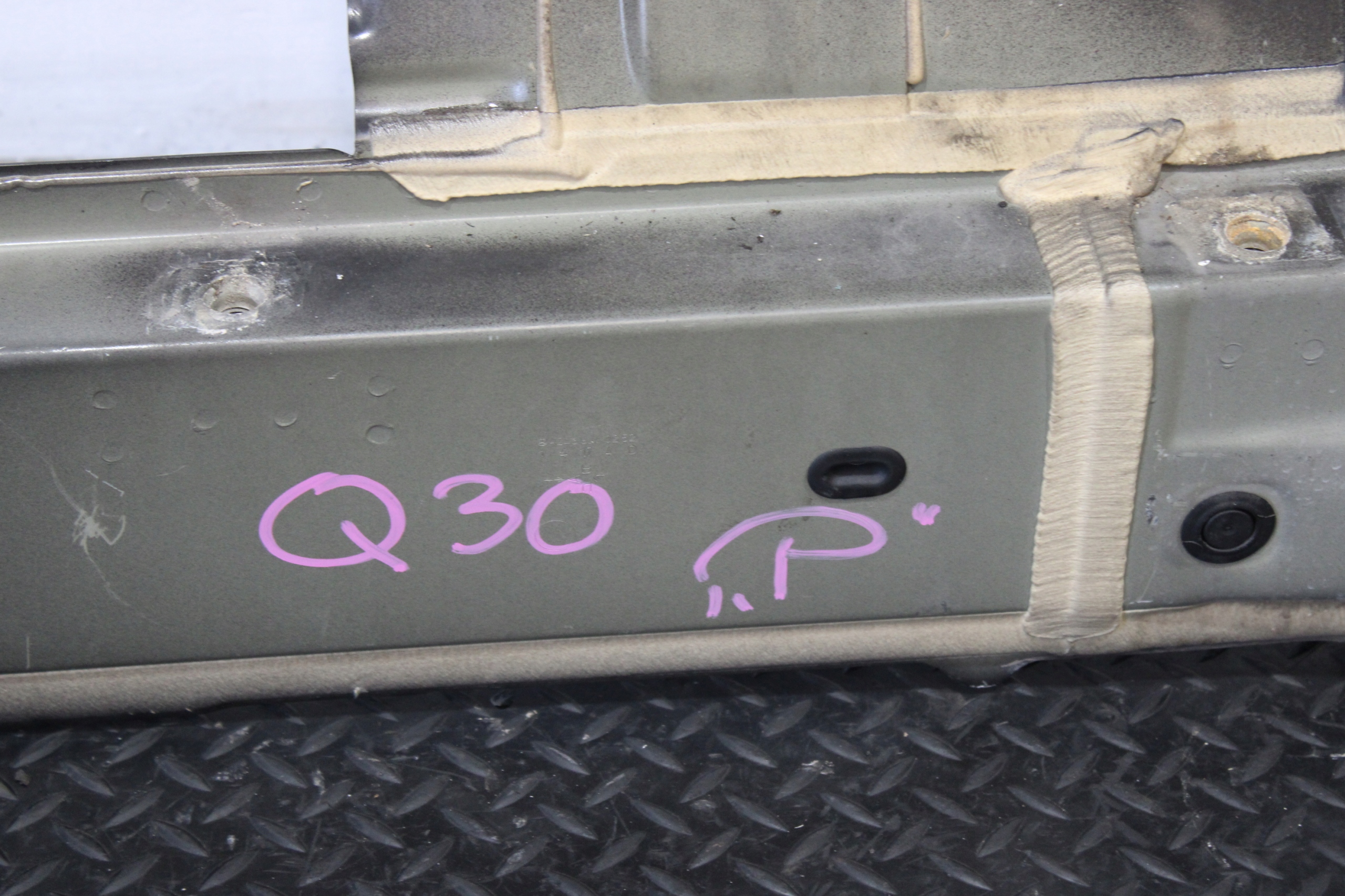 quarter quarter right front INFINITI Q30