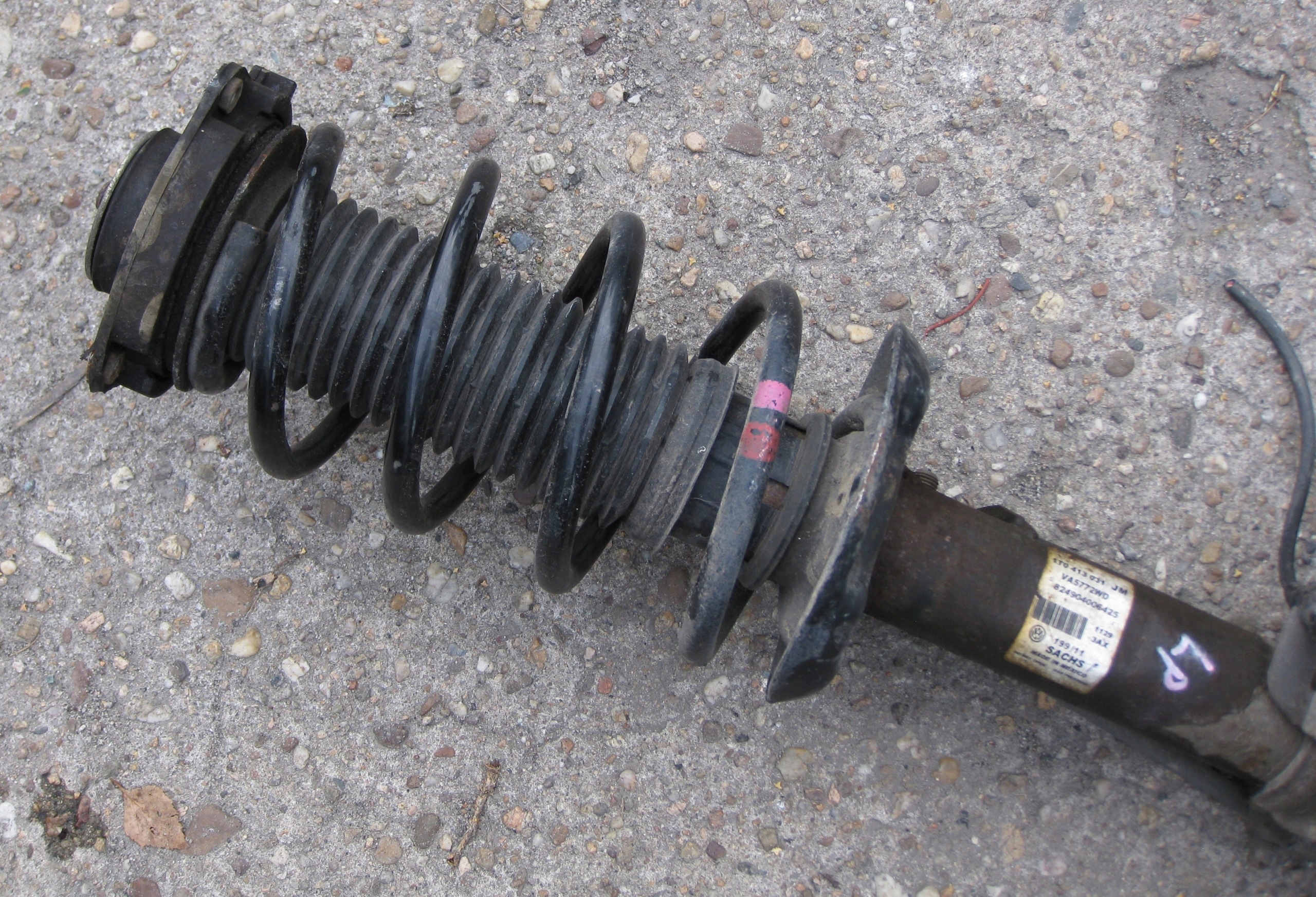 VW GOLF VI KOMBI 2.0TDI McPherson spring swing left front