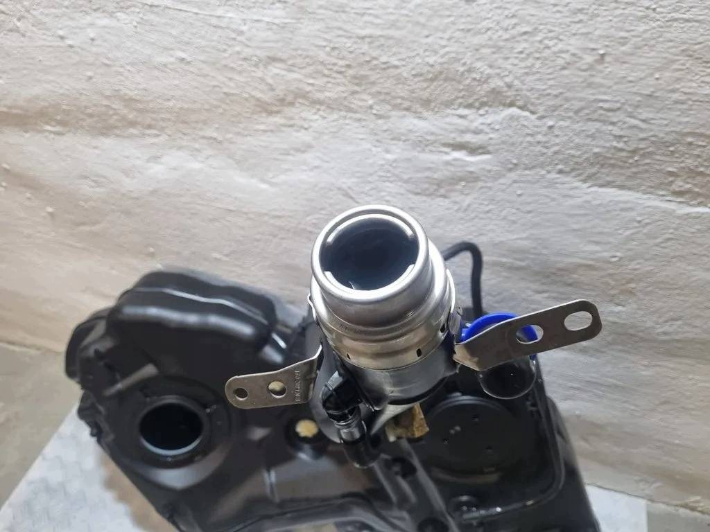 tank Audi A5 8T 2008 8K0201685