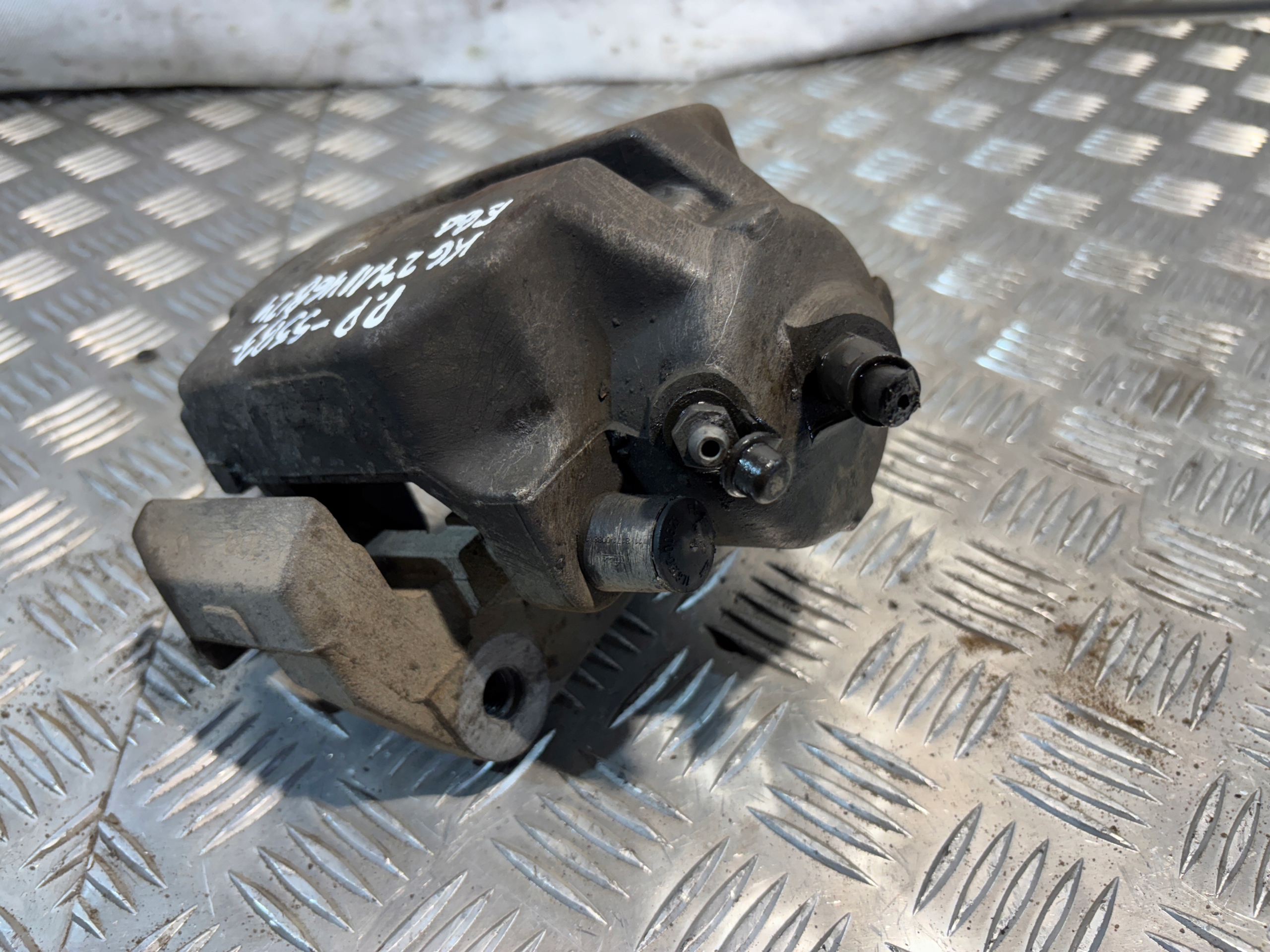 caliper brake right front BMW E60 2,0D