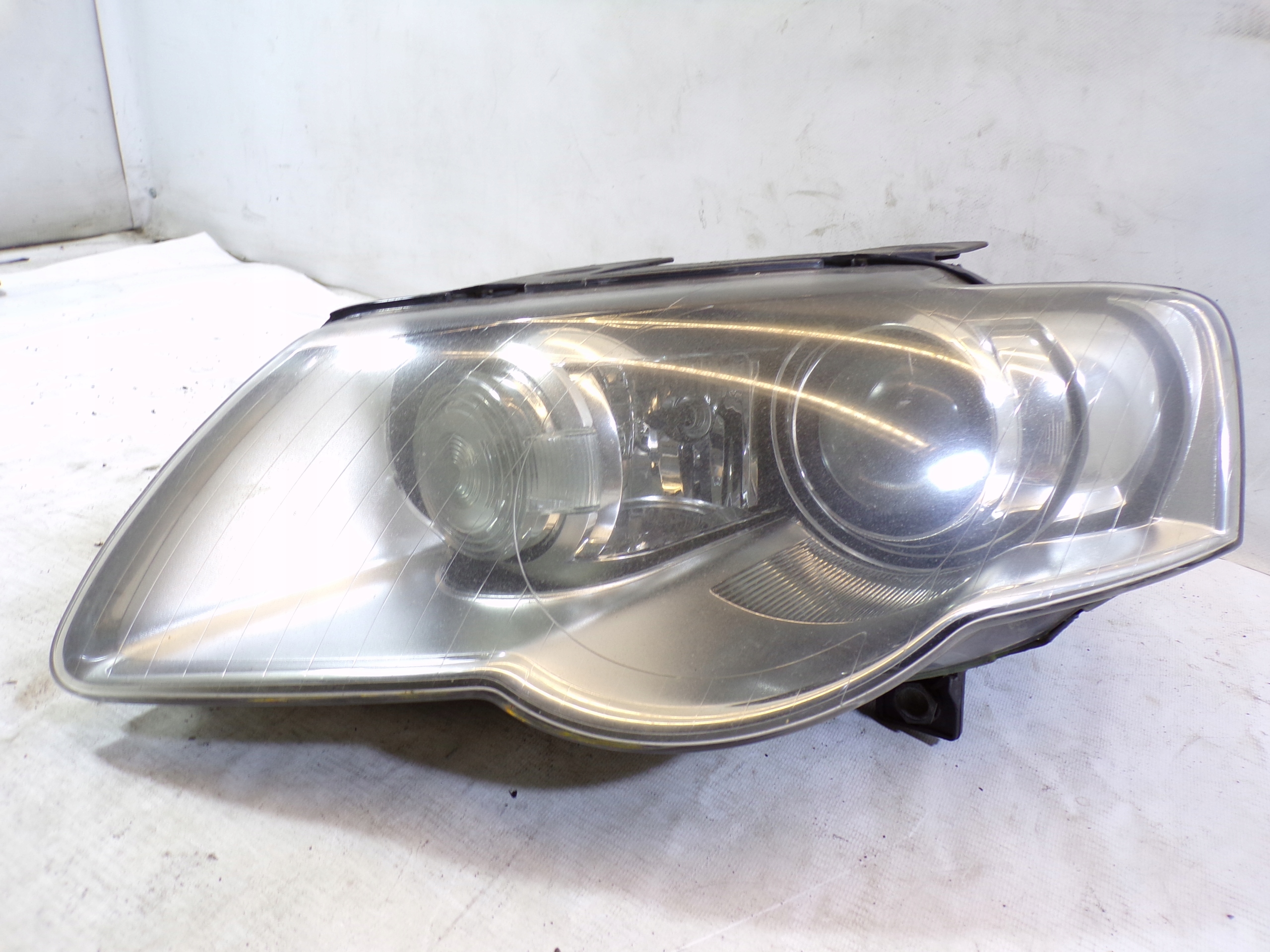 light front front left VOLKSWAGEN PASSAT B6 XENON (K)
