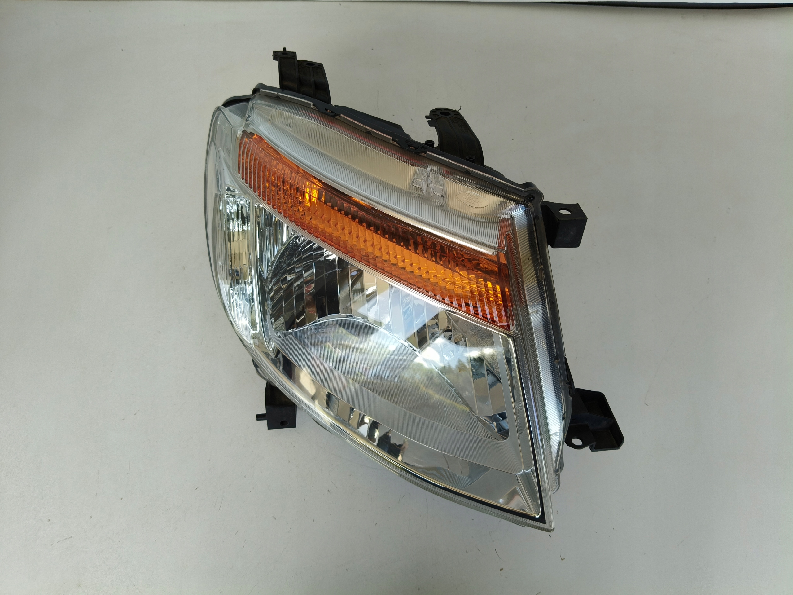 light right REFLEKTOR FORD RANGER 12-15