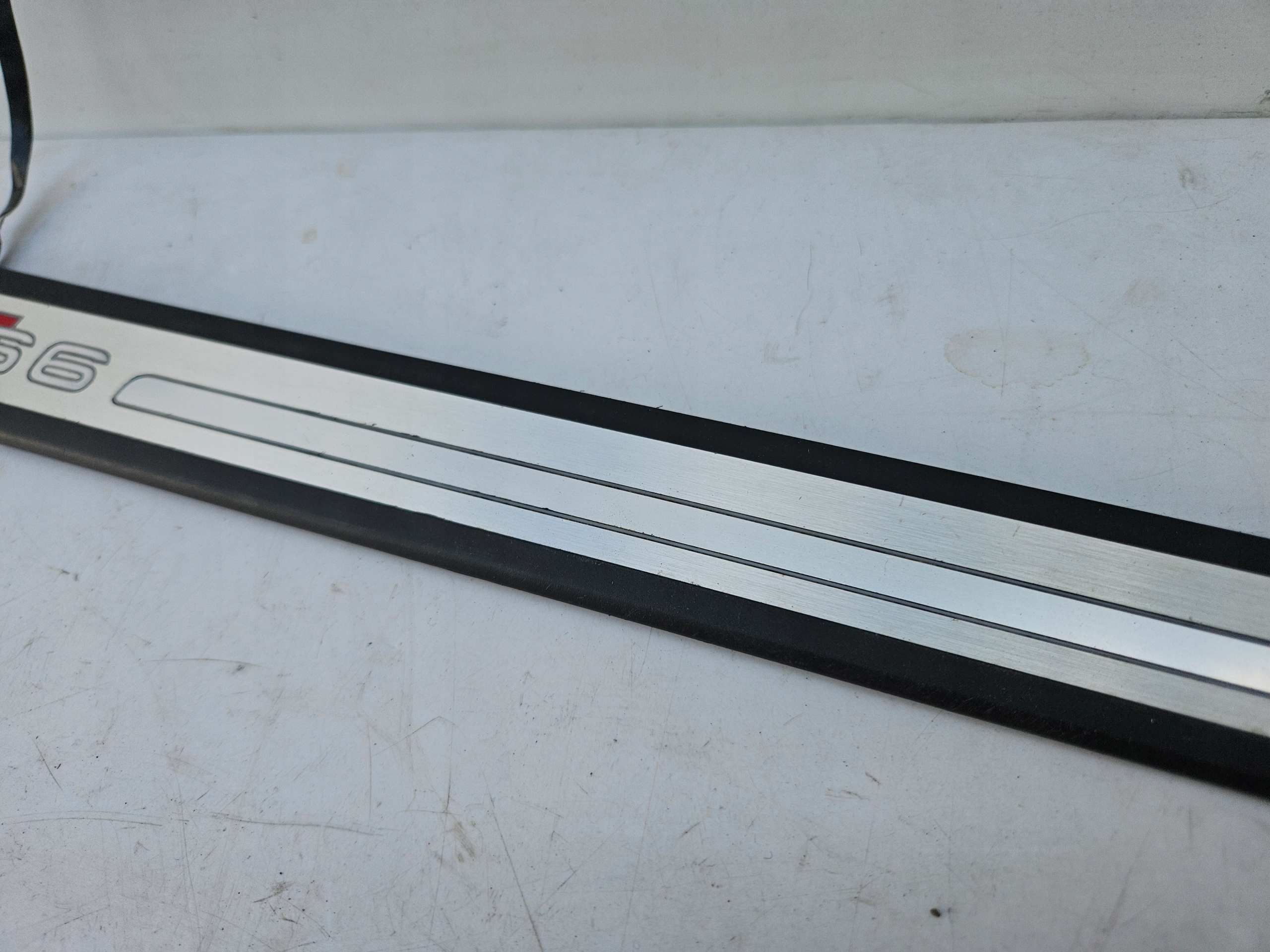 moulding cap for threshold threshold PODSWIETLANA AUDI S6 C7 4G right front
