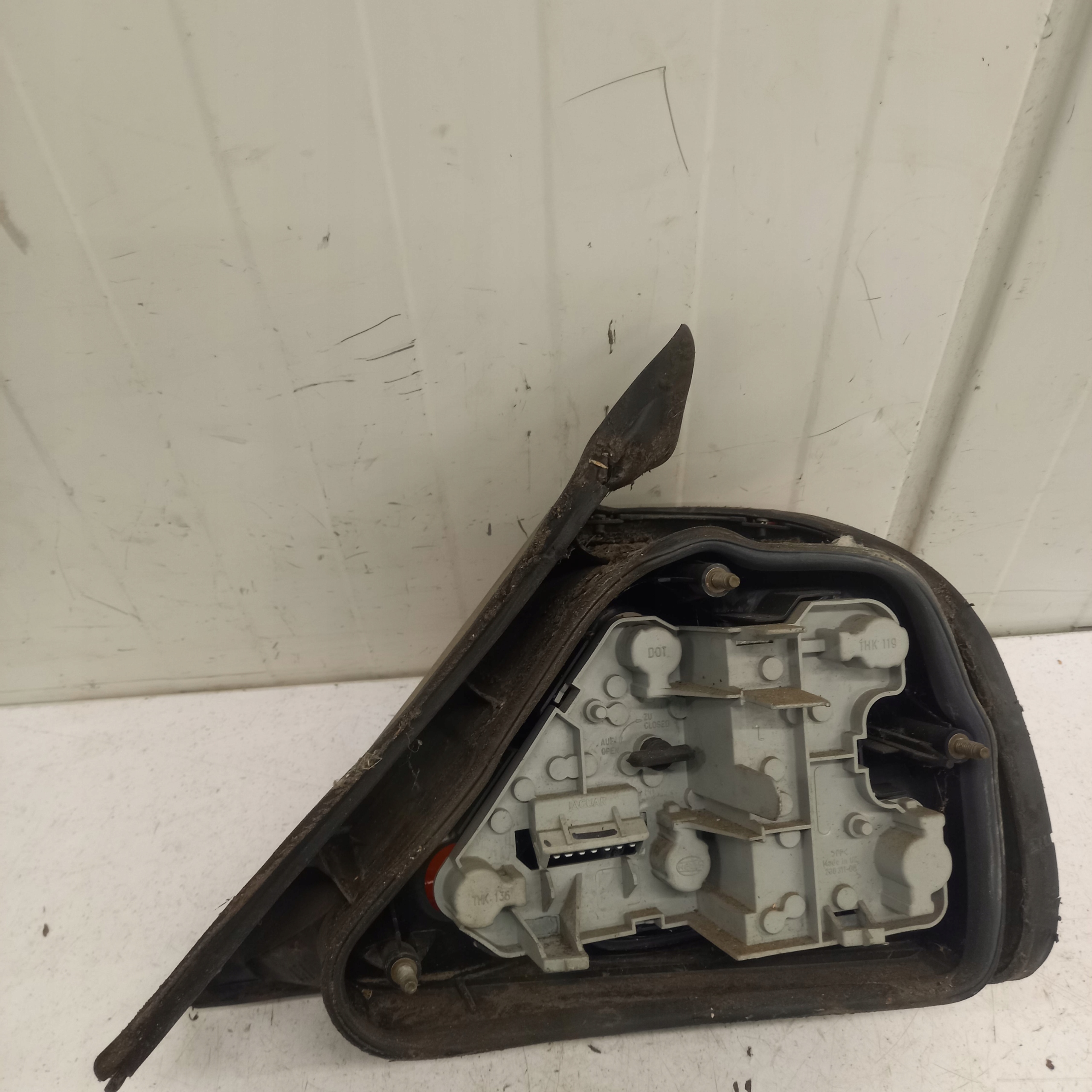 light left rear JAGUAR X308