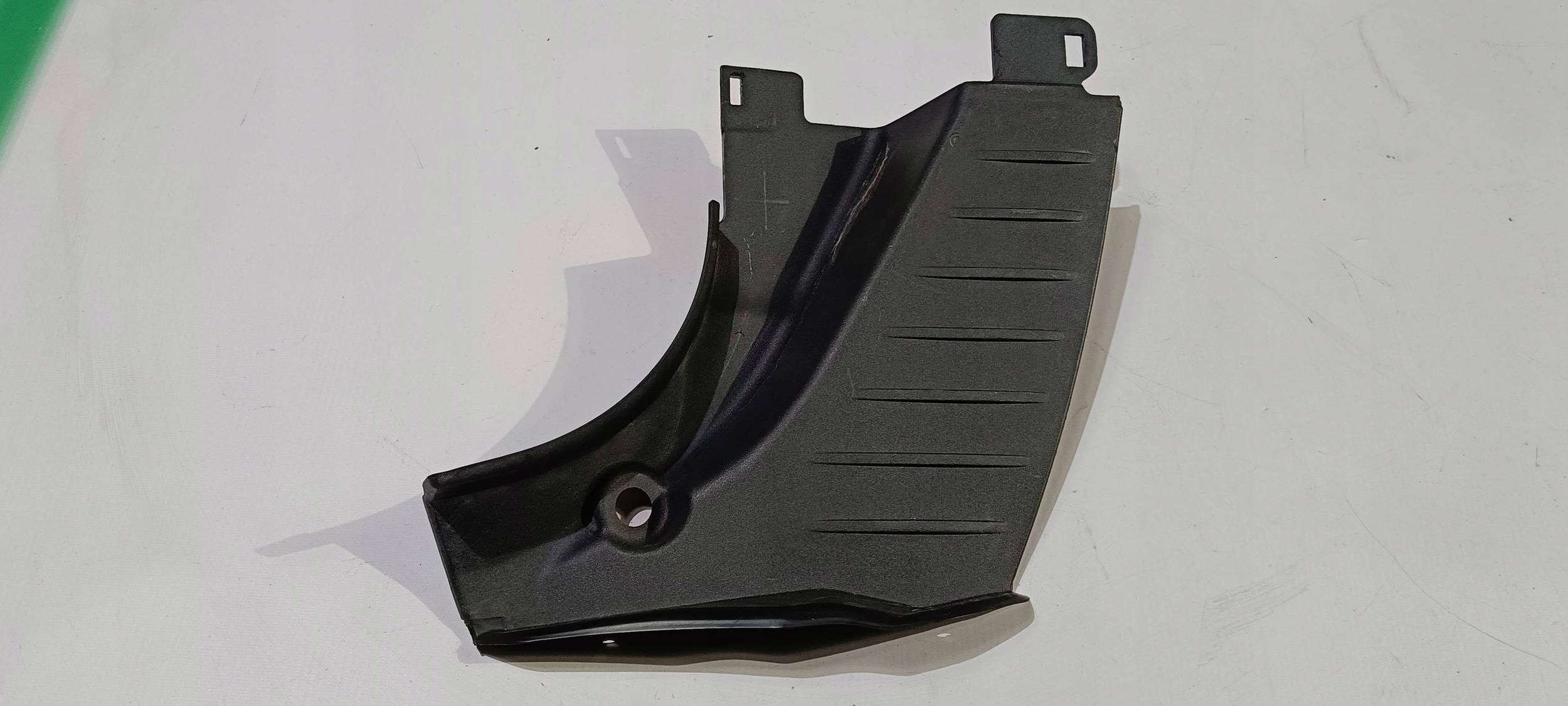 Blende Gehäuse Blende Abdeckung panel Leuchte hinten lewej Jaguar F-type 2013