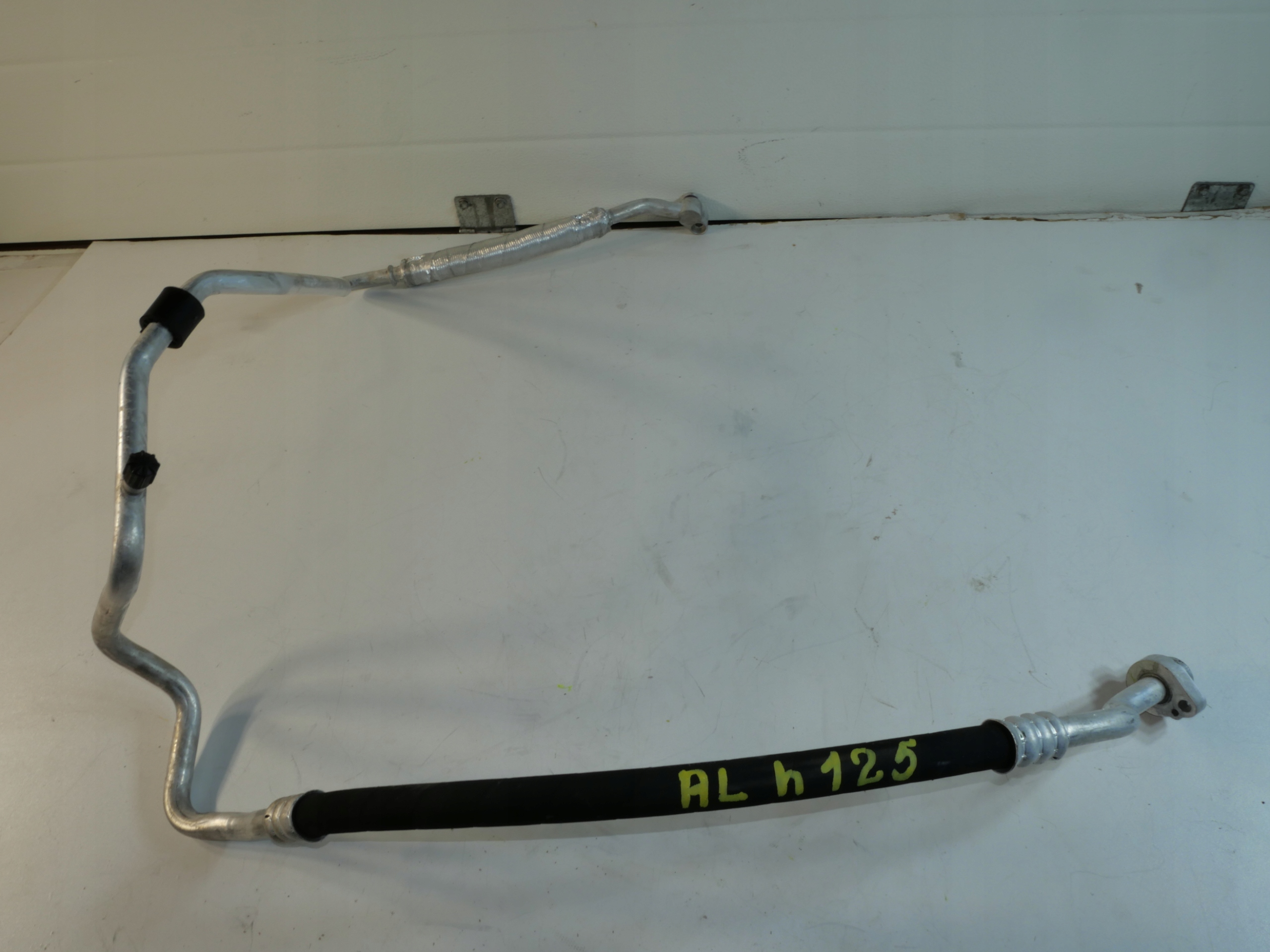 trubka vedení klimatizaci AUDI Q3 8U0820743