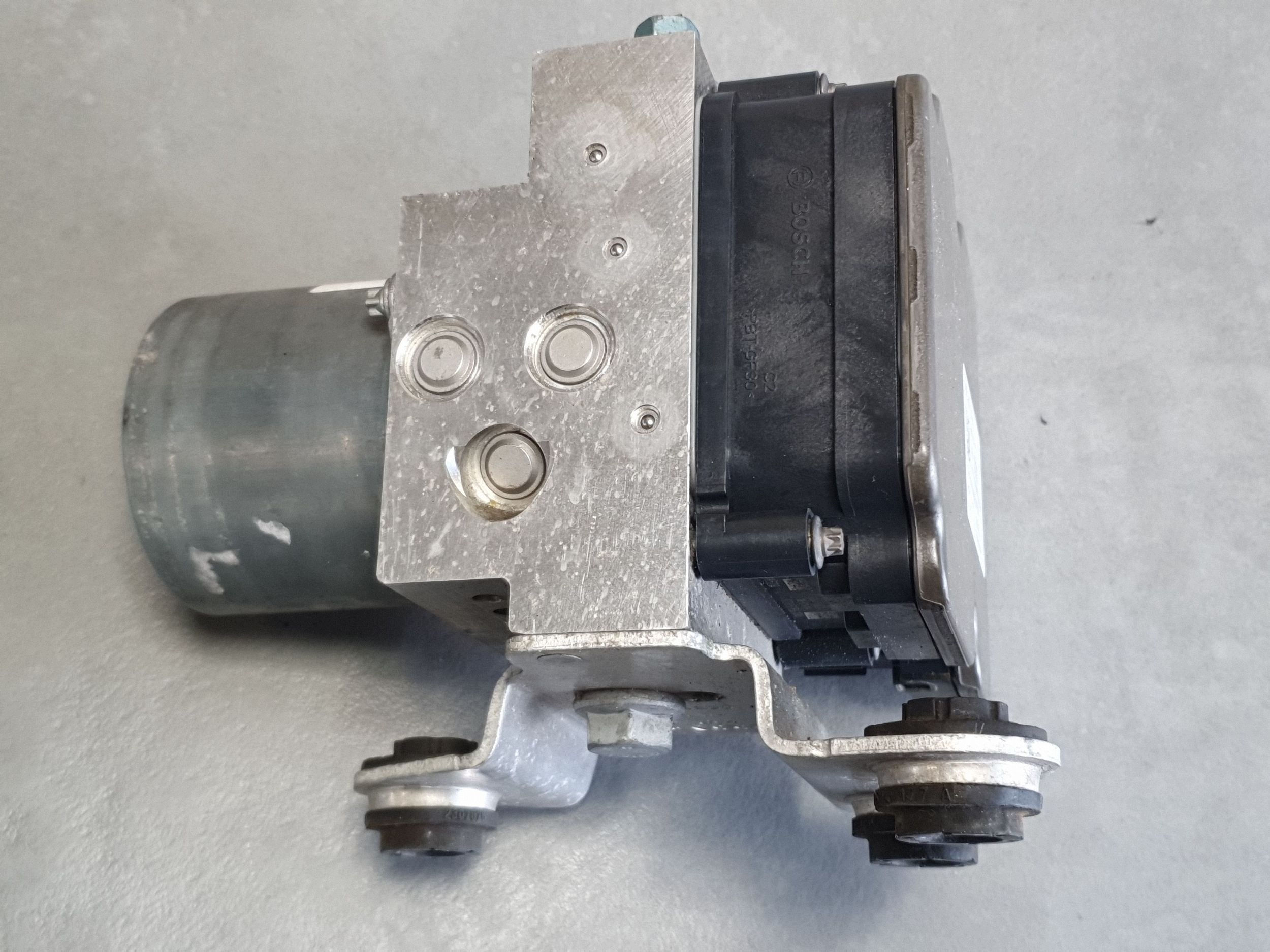 Audi Q7 4M pump ABS control unit 4M0907379K 4M0614517N