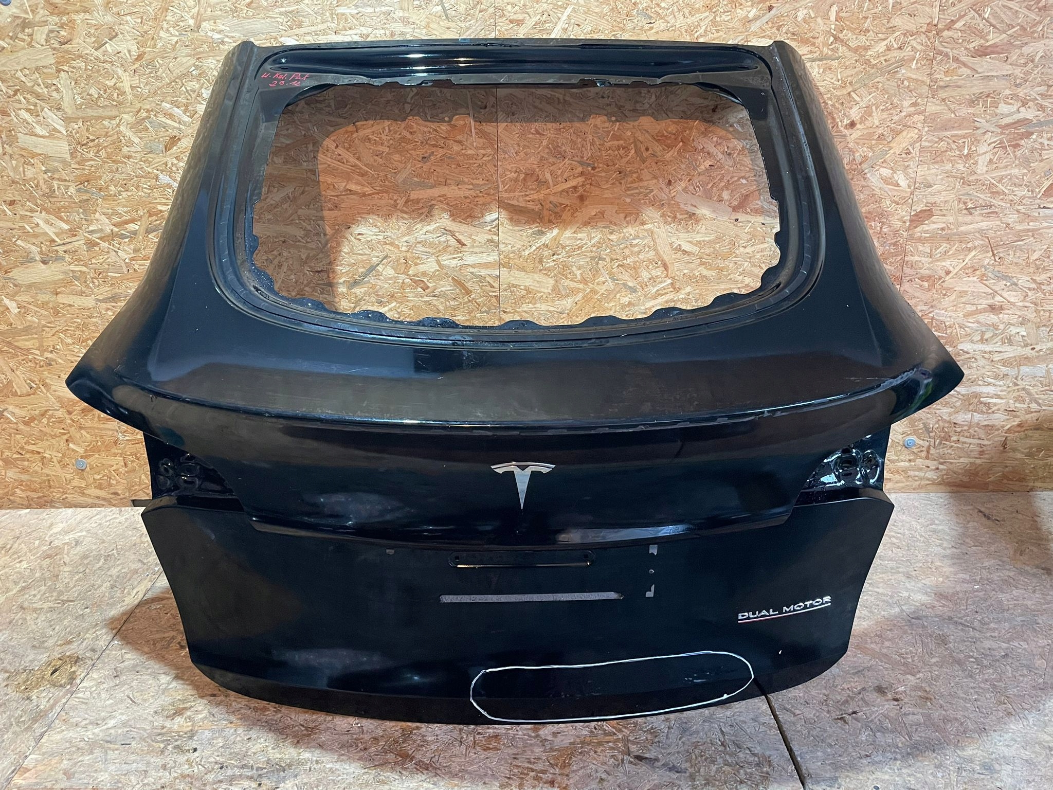 TESLA MODEL Y KLAPA BAGAŻNIKA KLAPA TYLNA TYŁ **
