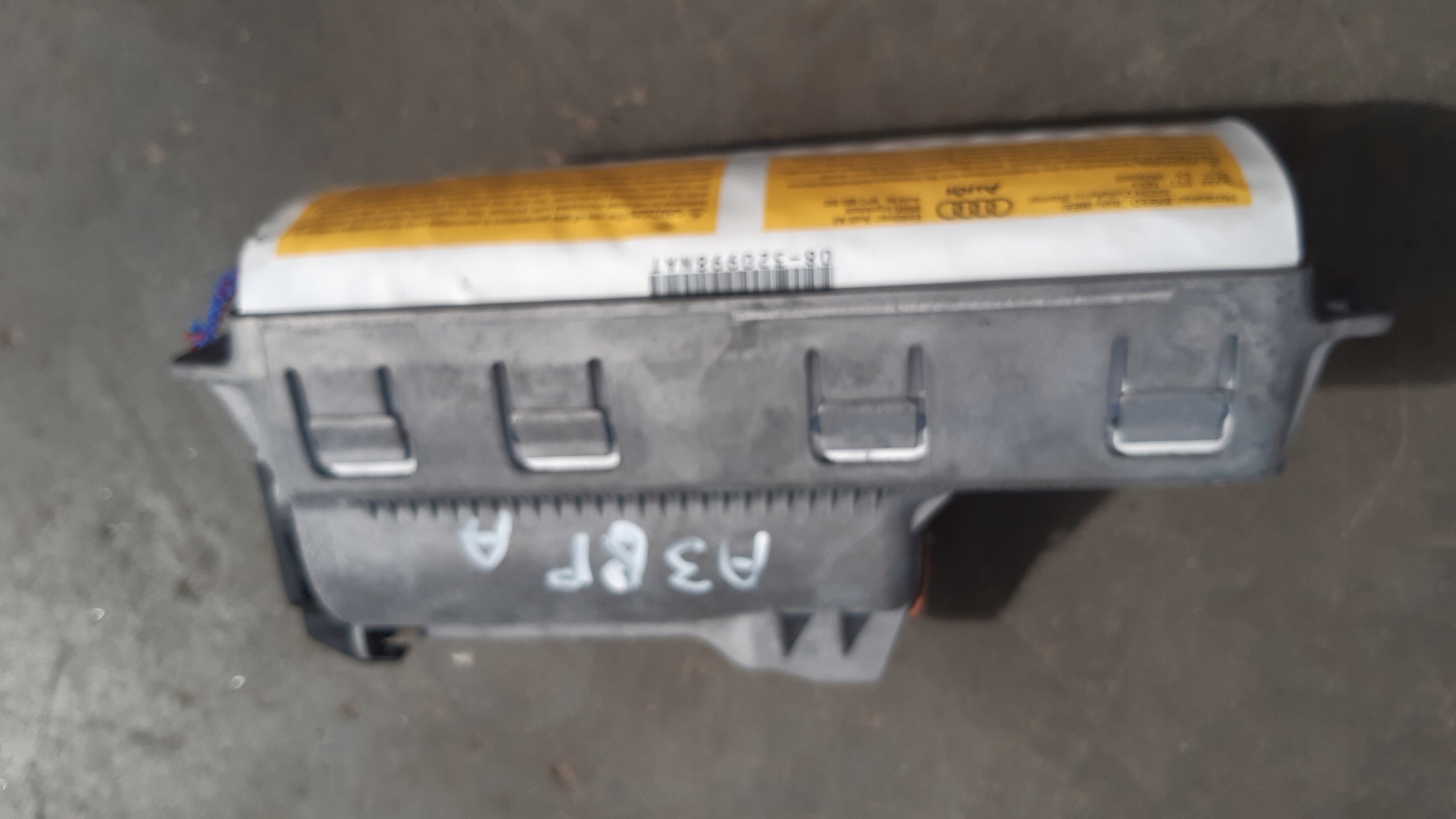 dashboard console airbags sportback 8F0880201AK Audi A3 8P