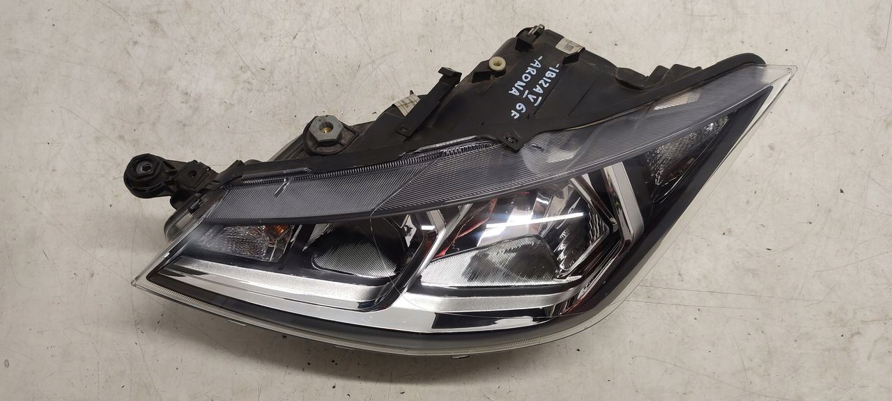 light front front left Seat Ibiza V 6F