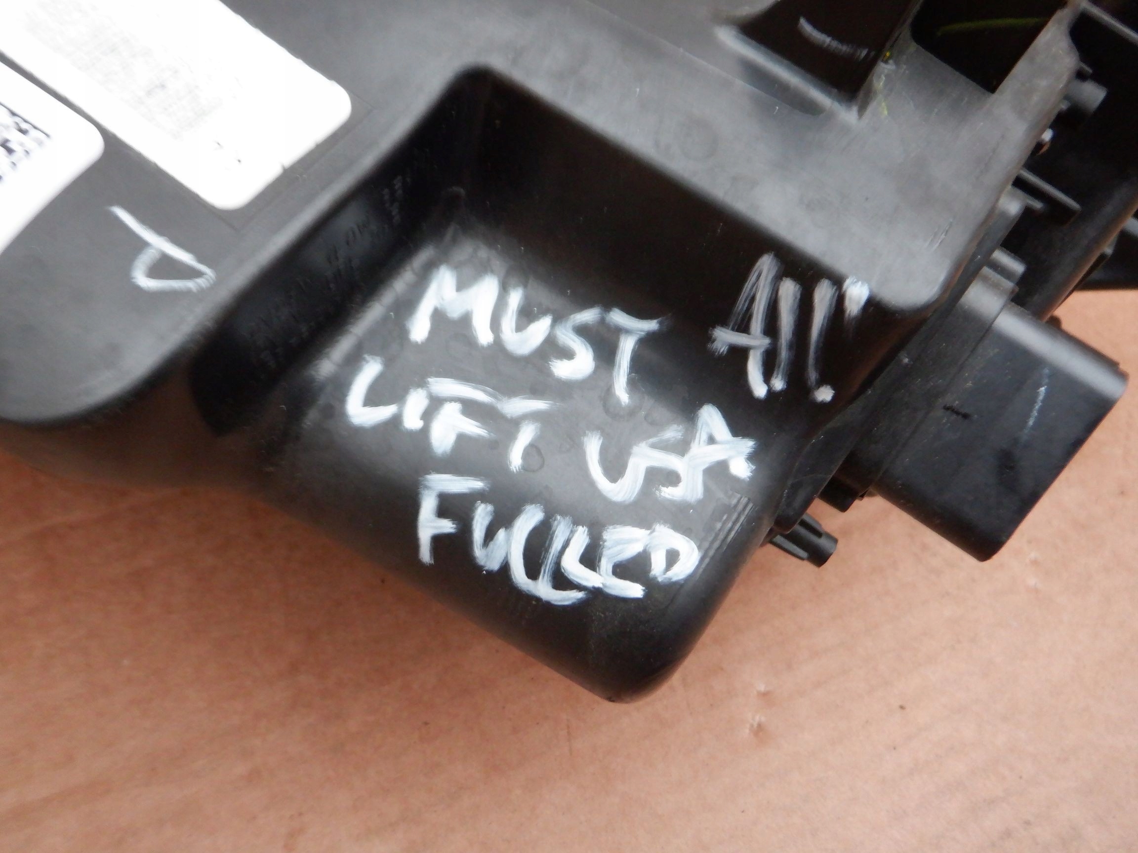 LAMPA FULL LED FORD MUSTANG VI LIFT USA Jakość części (zgodnie z GVO) O - oryginał z logo producenta pojazdu (OE)