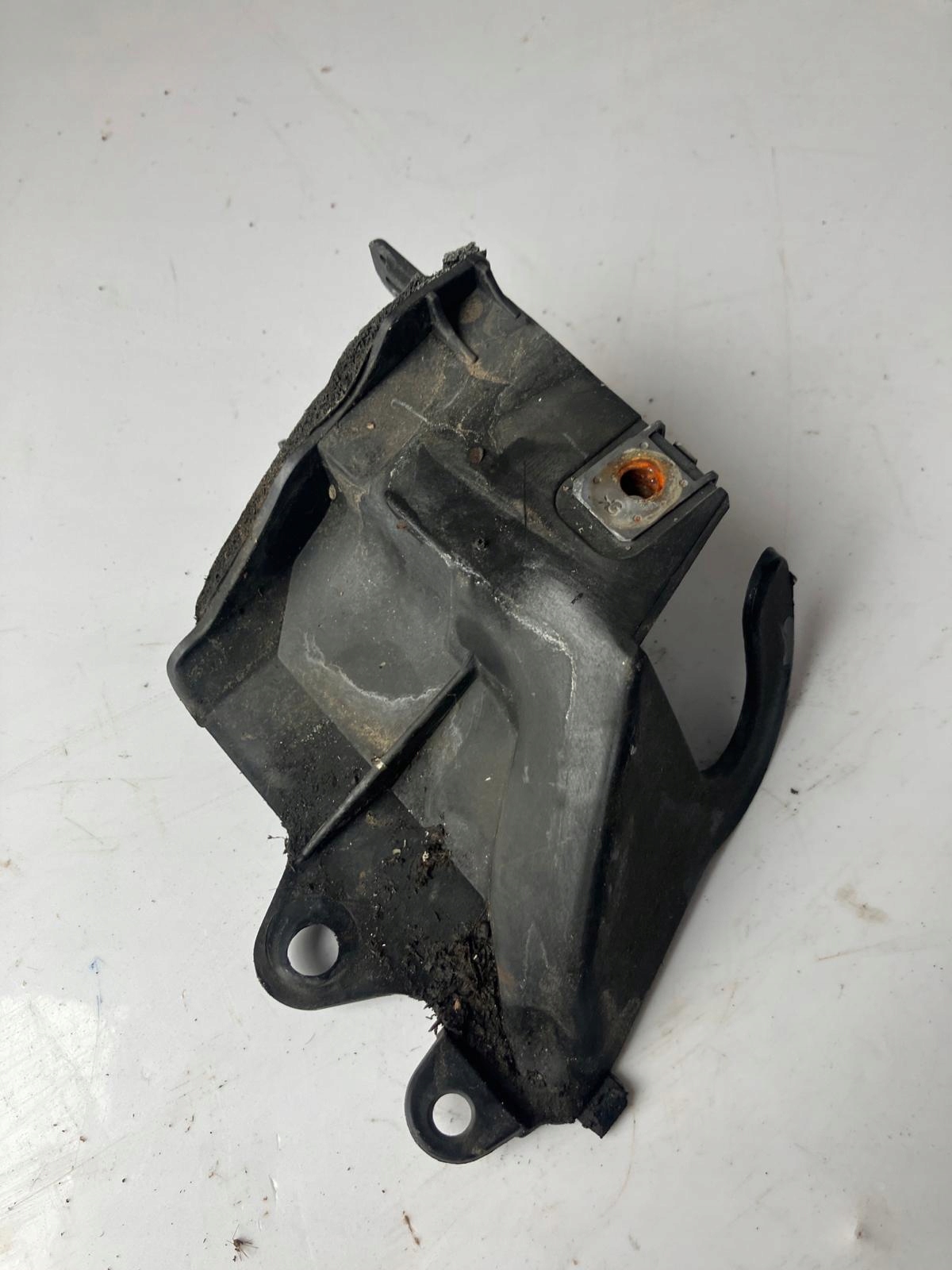 holder under the window left C4 PICASSO II 9801433580
