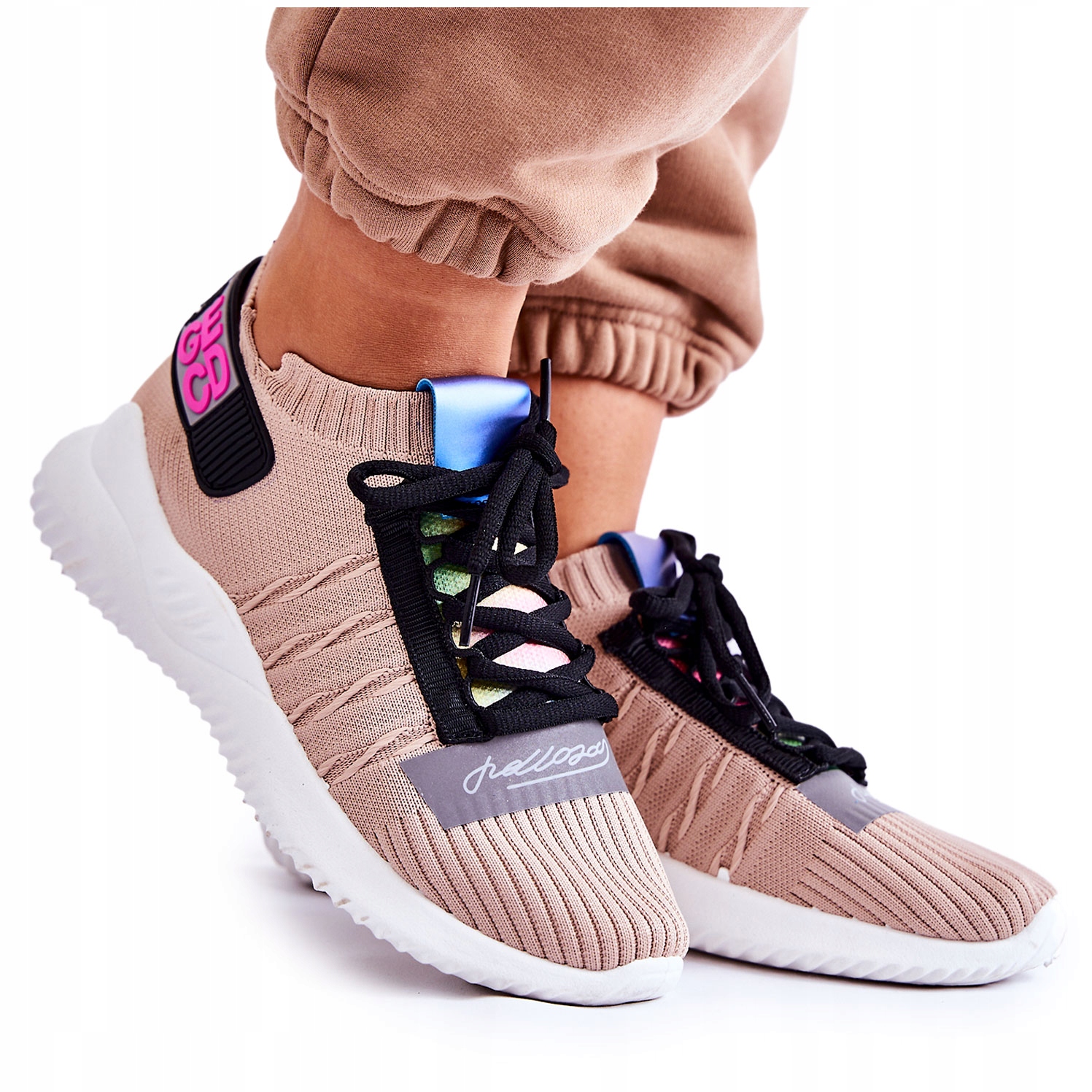 

Damskie Wsuwane Sportowe Buty Sneakersy Beżowe 37