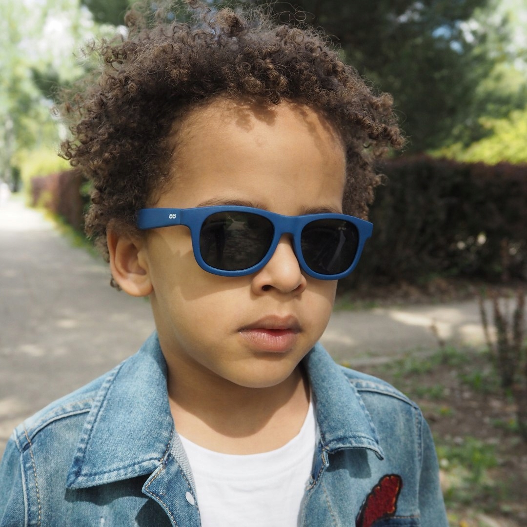 Okulary przeciwsłoneczne dla dzieci ITOOTI CLASSIC L (7 lat +) granatowe Odcień granatowy
