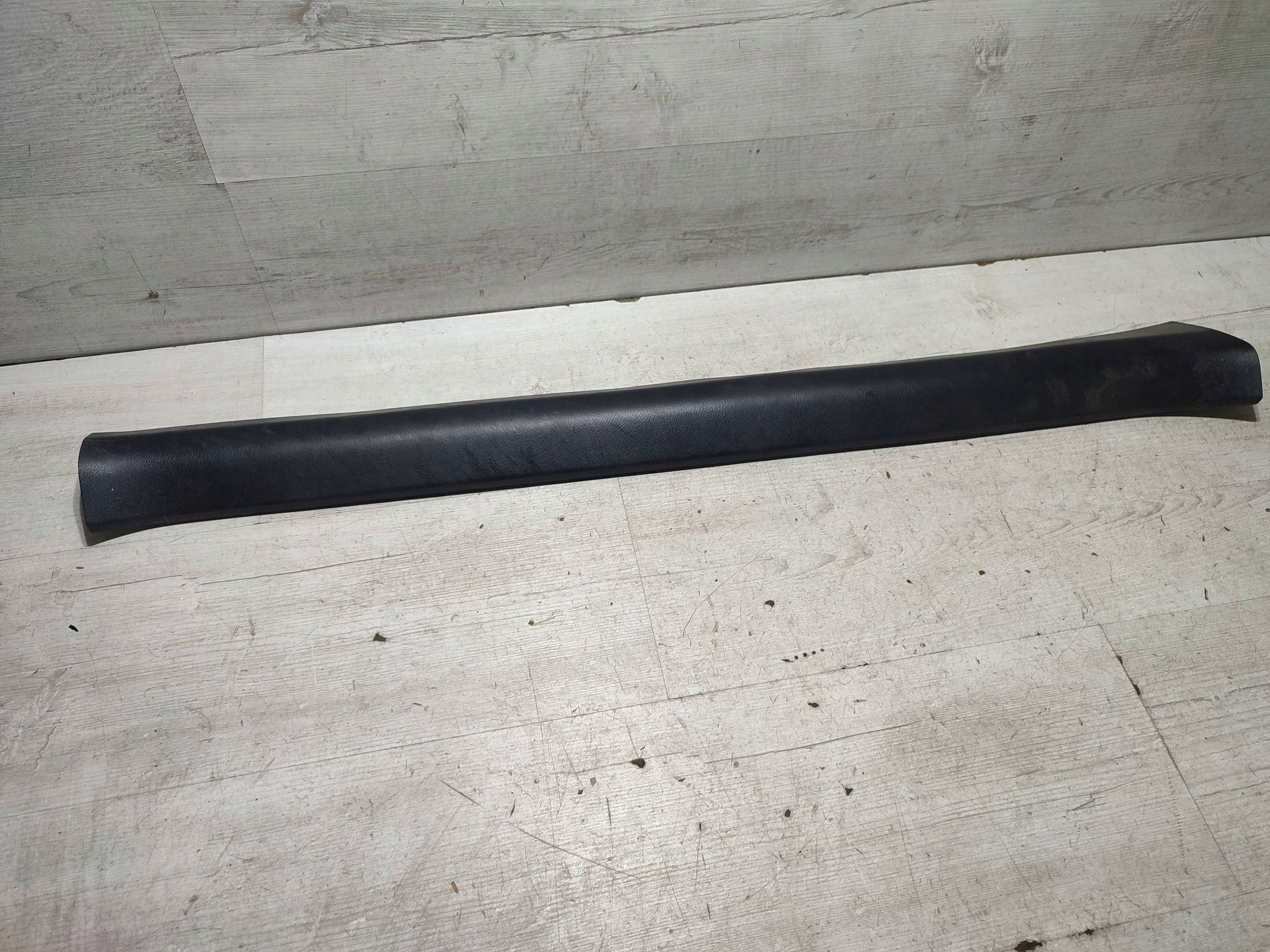 Lexus RC 2019 left side moulding threshold front