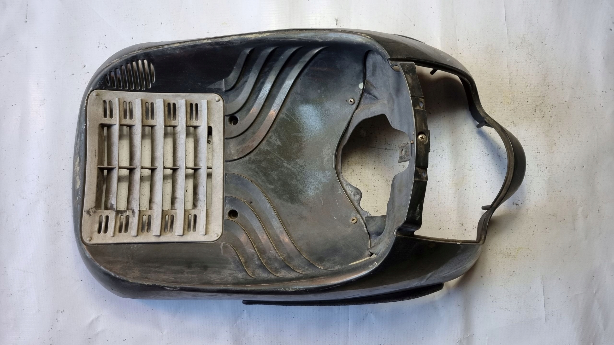 CZASZA OWIEWKA PRZÓD APRILIA SCARABEO 125