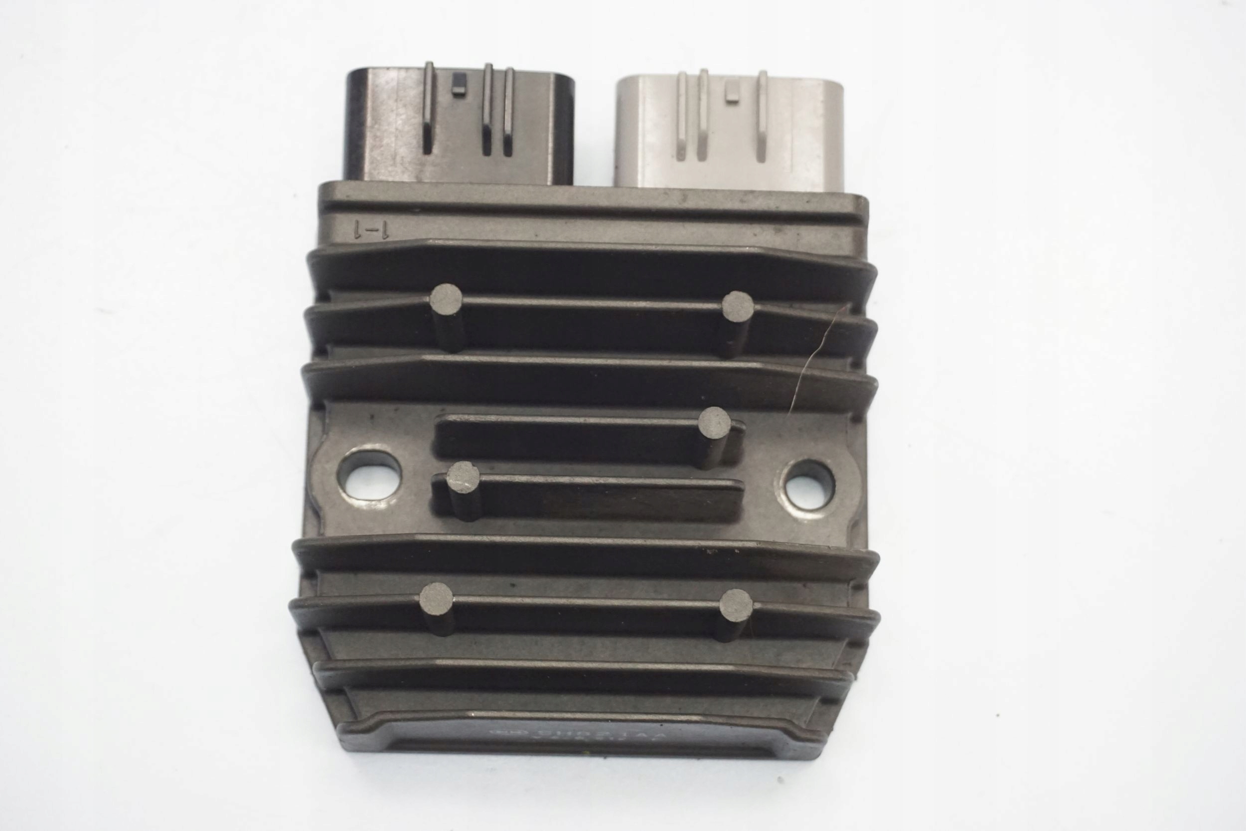 4819139150366608 - YAMAHA MT-07 13-17 РЕГУЛЯТОР НАПРЯЖЕНИЯ