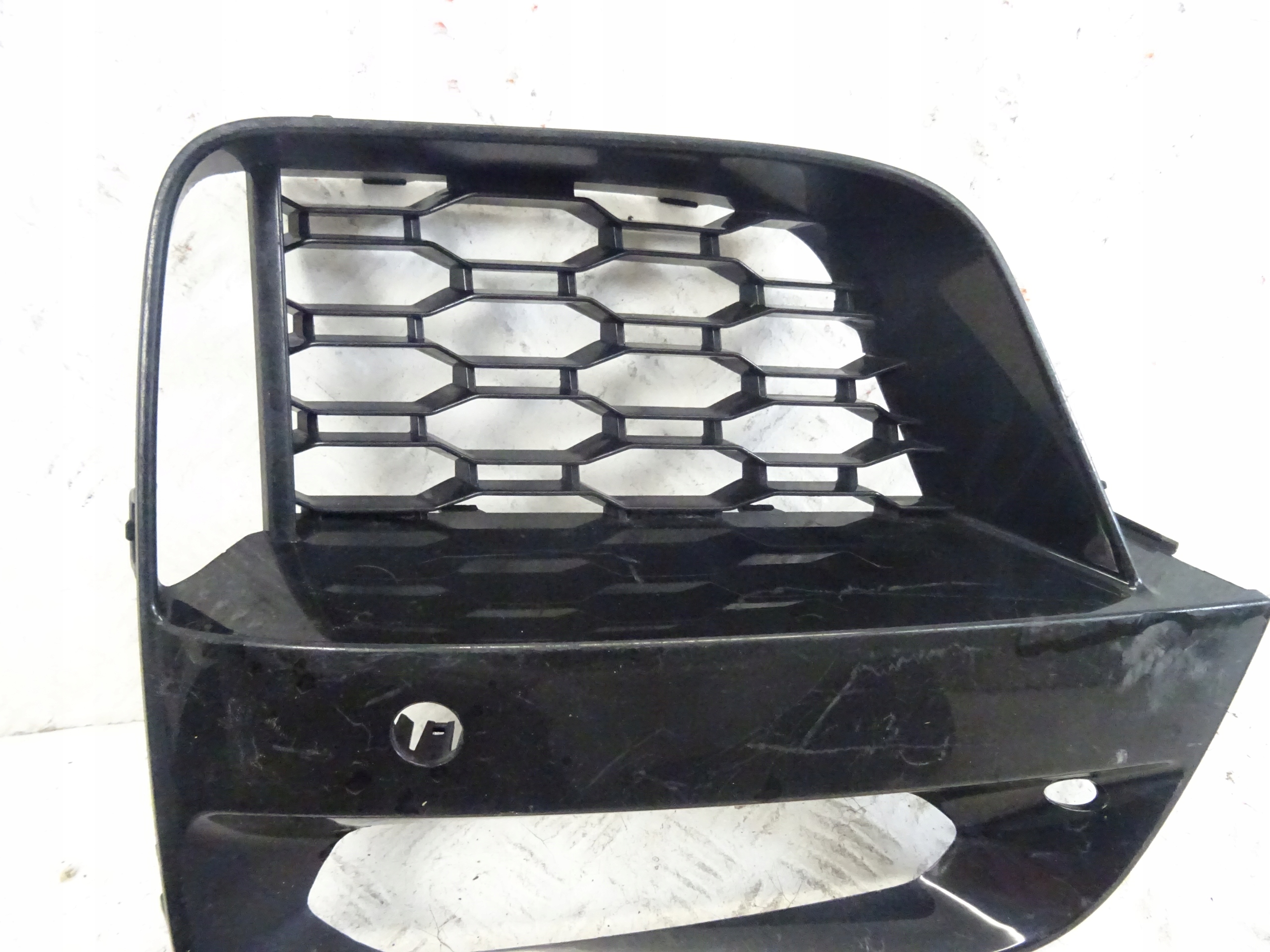 grid of a bumper front front left BMW X3 G01 m-packet 8091909