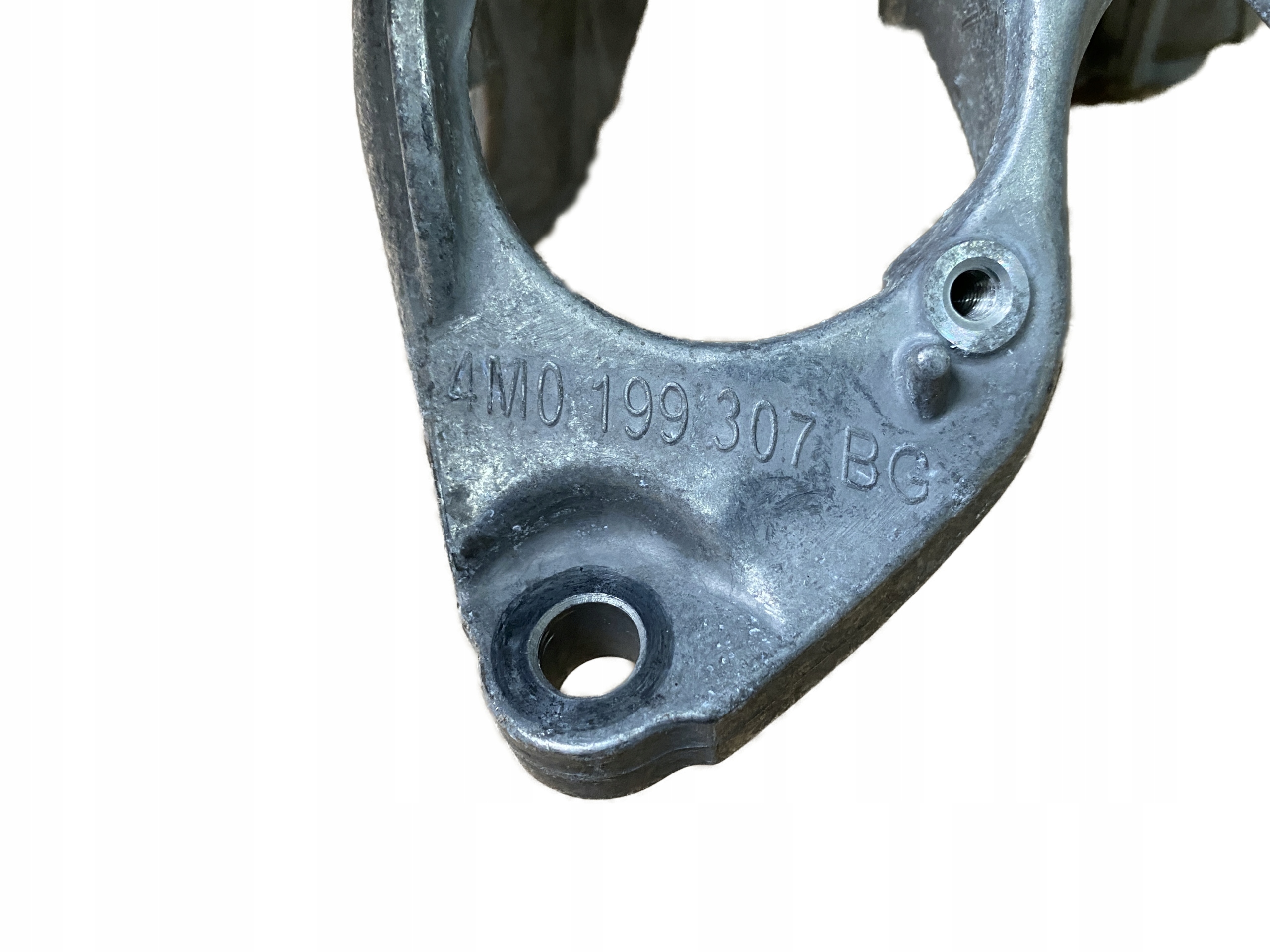AUDI A8 Q7 RS4 RS5 engine mount left 4M0199307BG