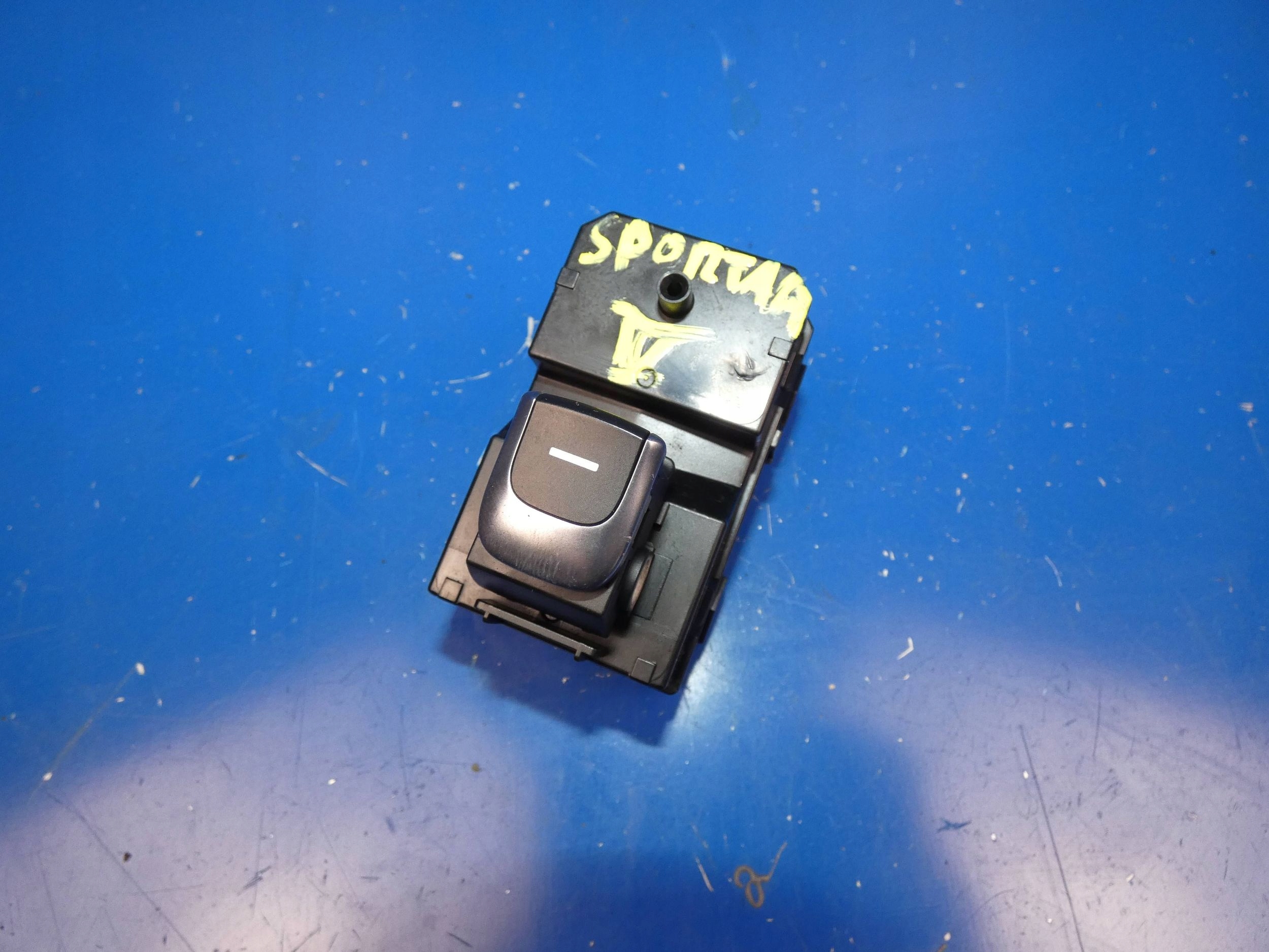 KIA SPORTAGE IV window control switch left rear part rear