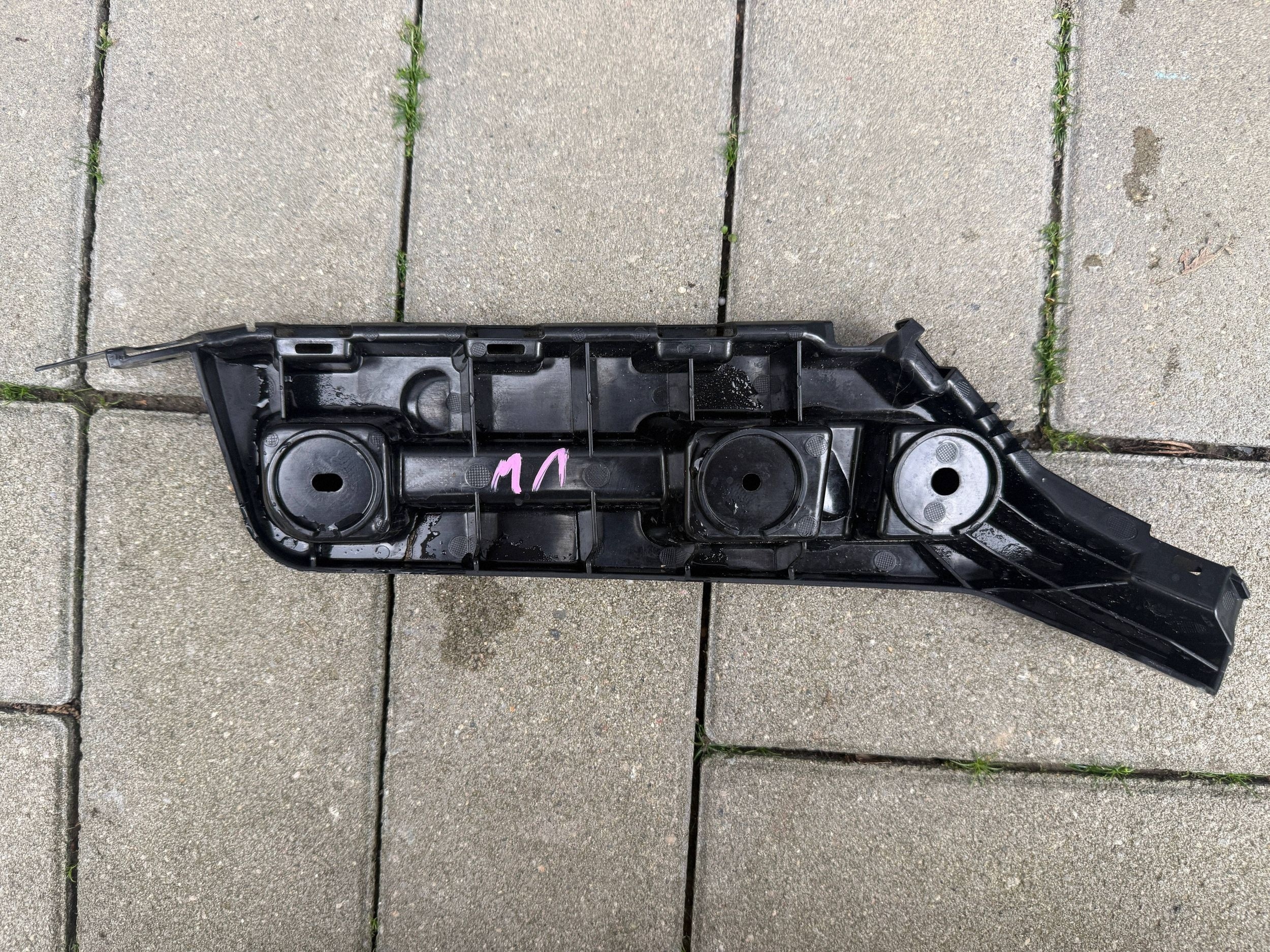 Cupra Born Halter der Stoßstange heck rechts 10E807394