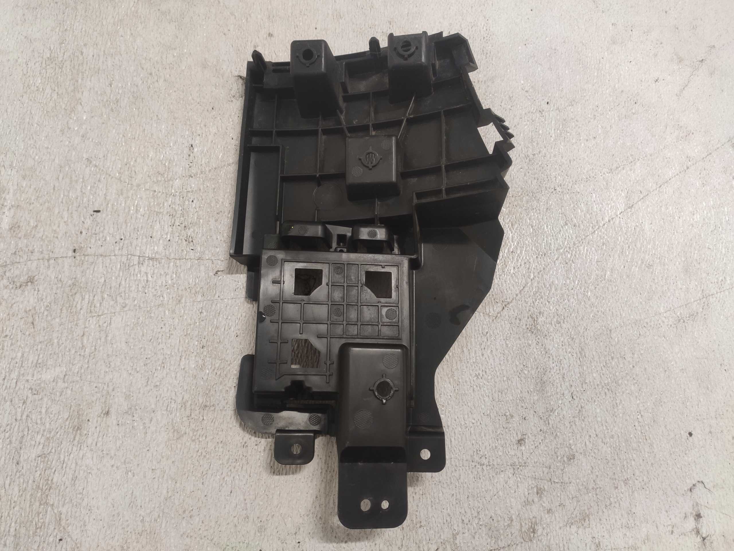 VOLVO V60 2014 bumper bracket right rear part