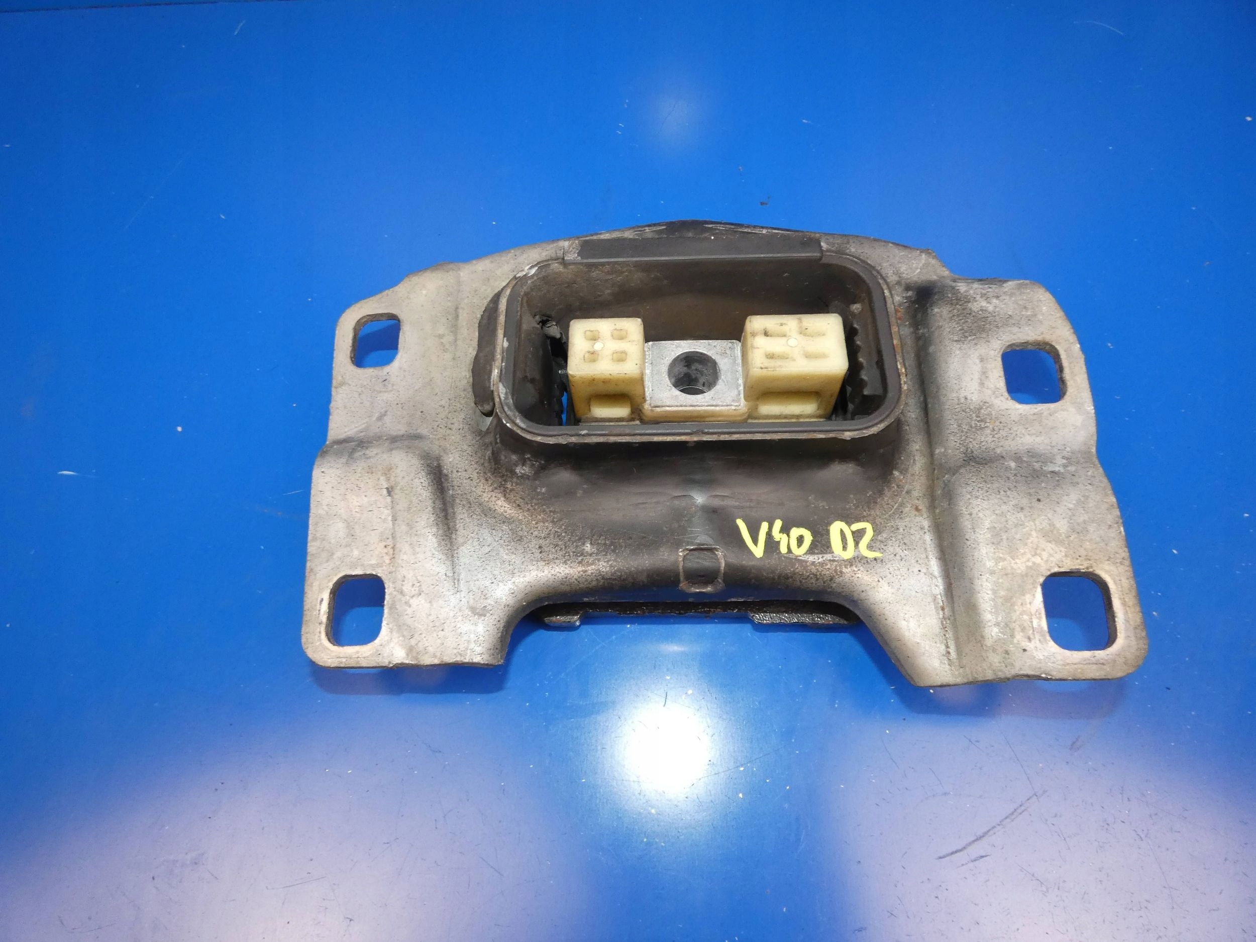 VOLVO V40 II 1.69 D2 supporto airbag staffa cambio ingranaggi