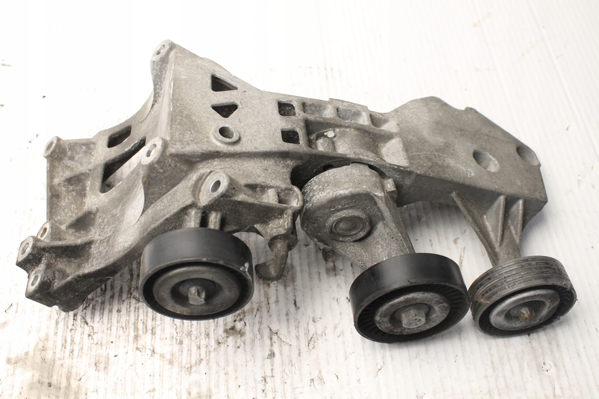 лапа генератора MERCEDES W245 1.5 b A2662000970