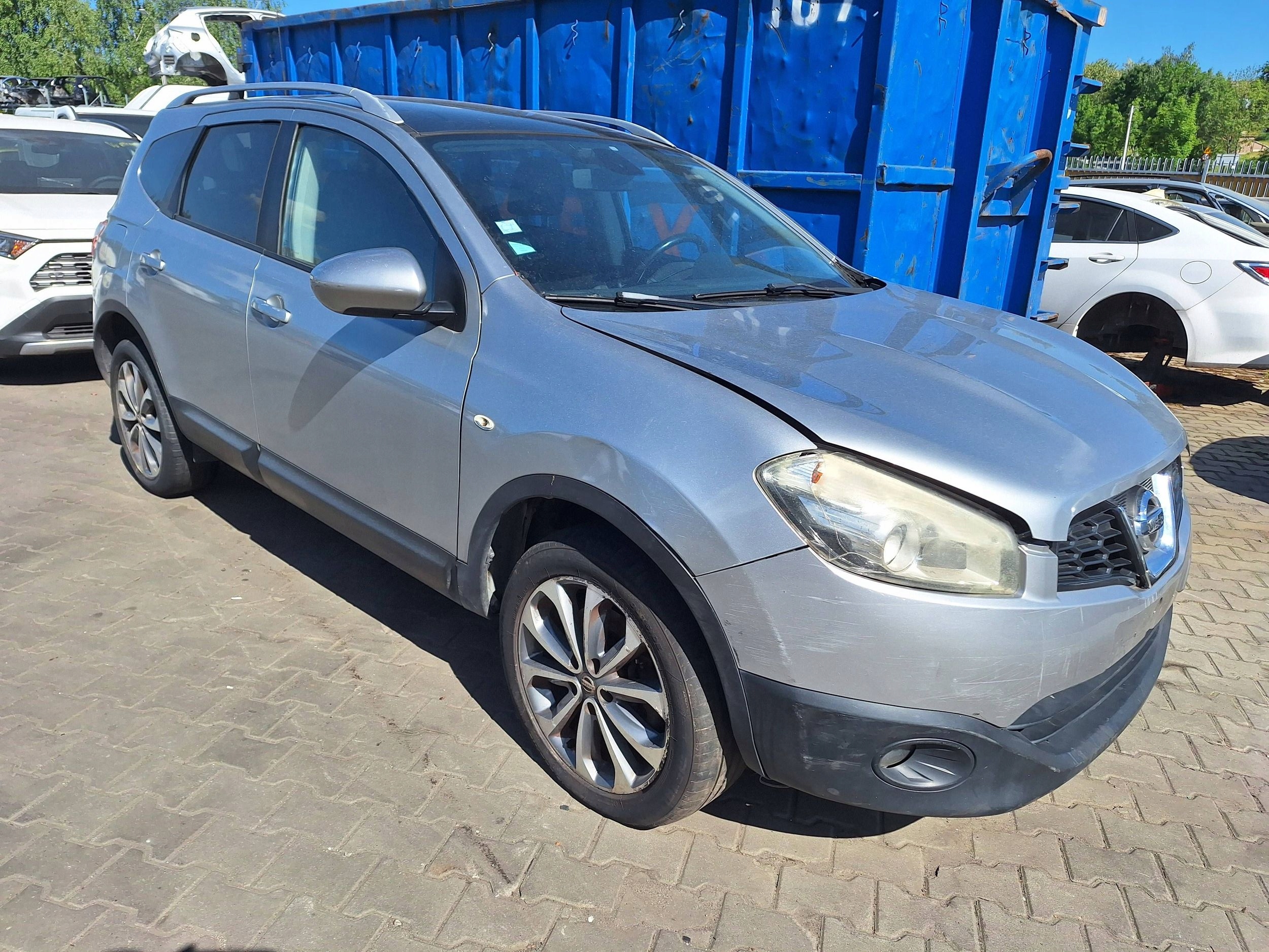 Nissan Qashqai +2 black plato blinds boot 2009-2013
