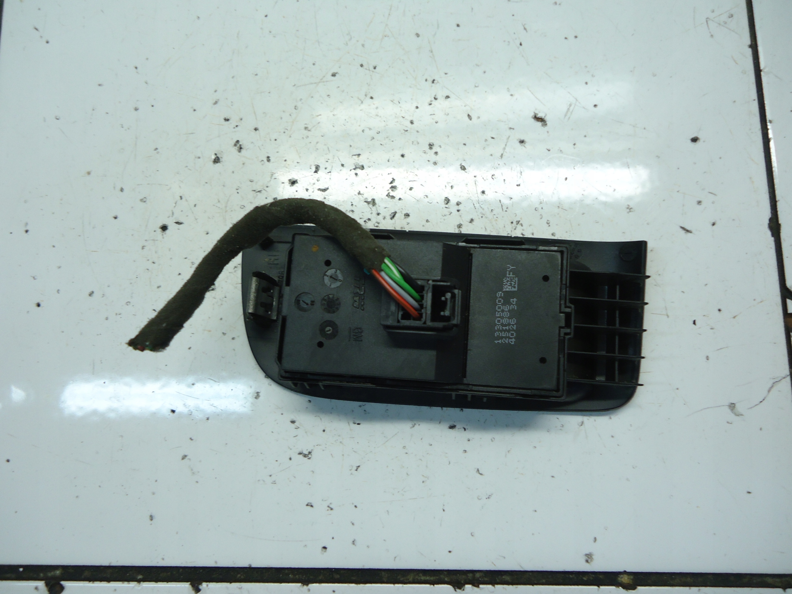 OPEL ZAFIRA C PANEL window control switch 13305009