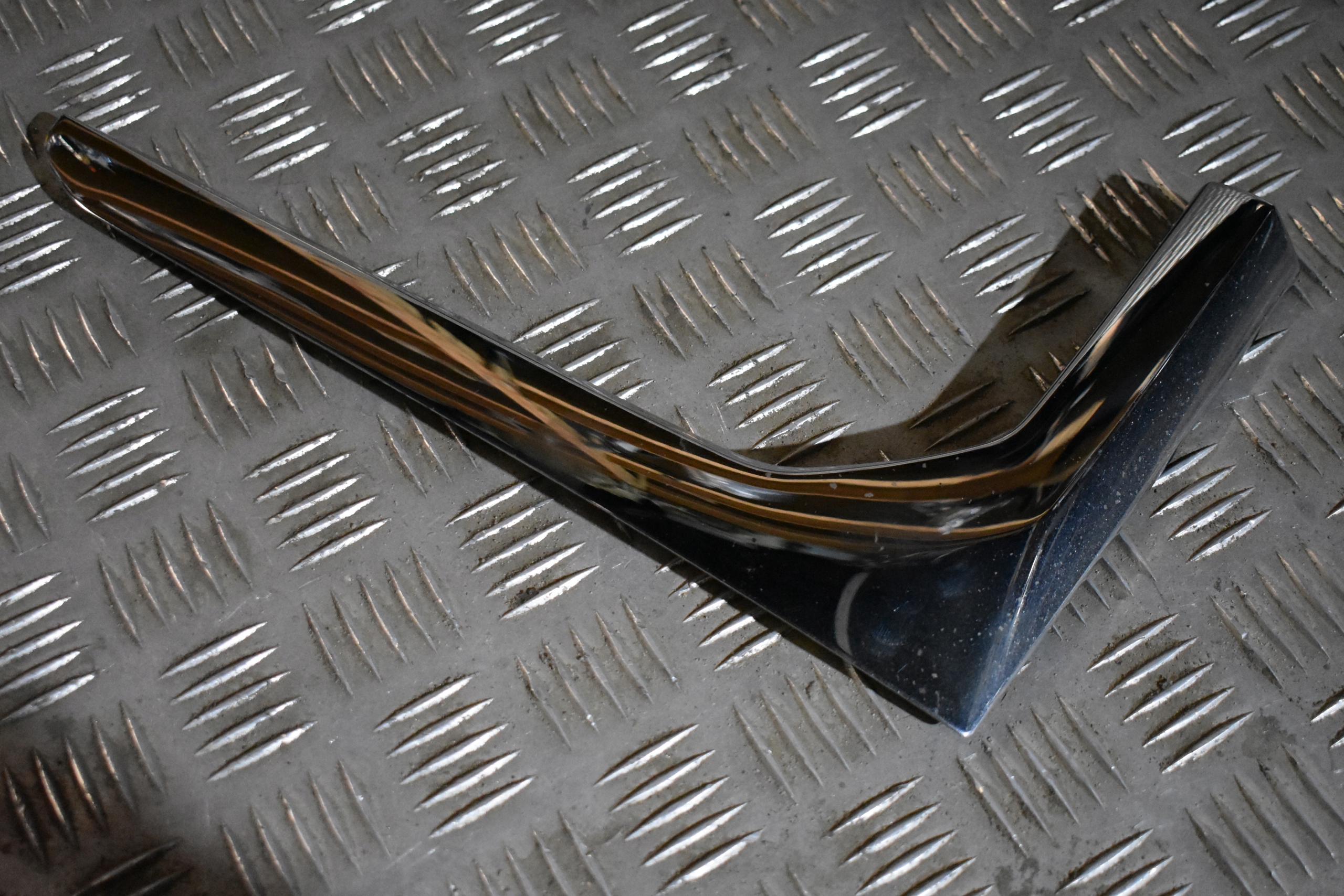 IDEALNY CHROM parafango sinistra + staffa BMW G11 G12 1