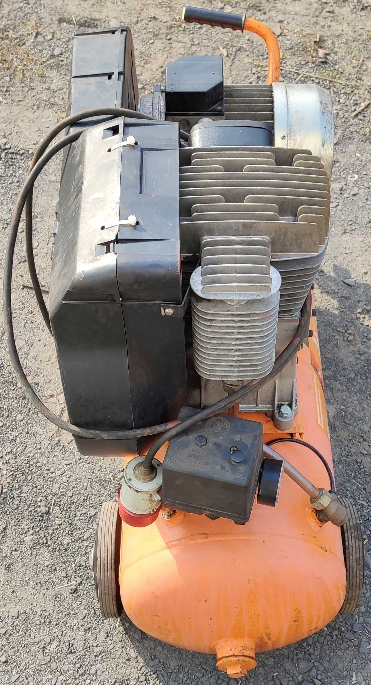 Kompresor D+L 550/11/90 D 11bar 3kW 90L Marka inna