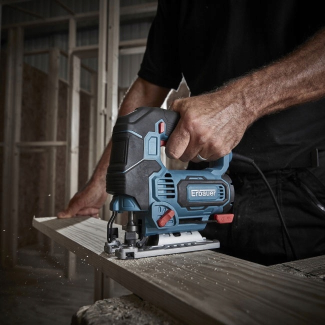 Wyrzynarka z funkcją podrzynania Erbauer 750 W Marka Erbauer